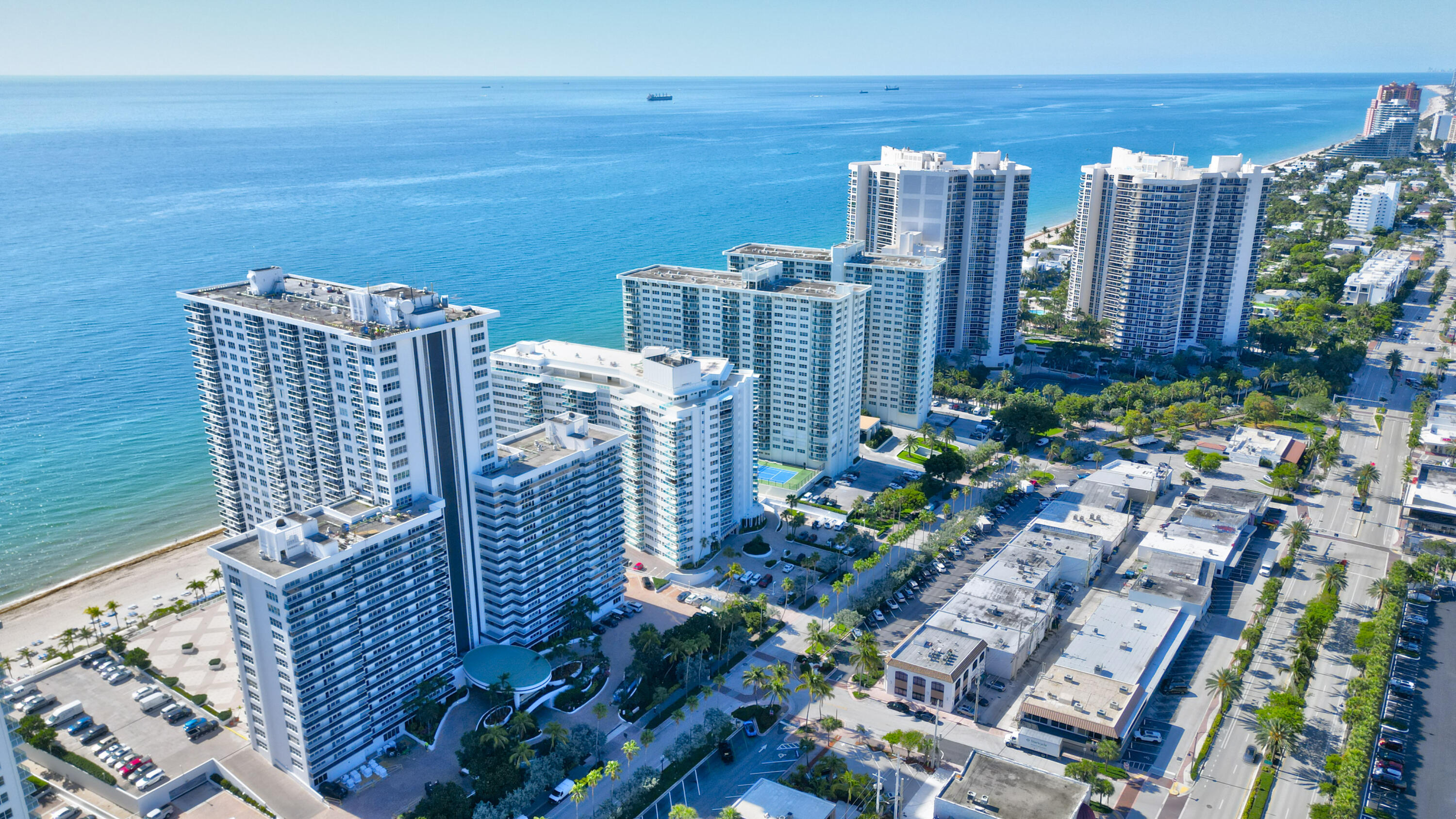 PLAYA DEL SOL CONDO - Residential