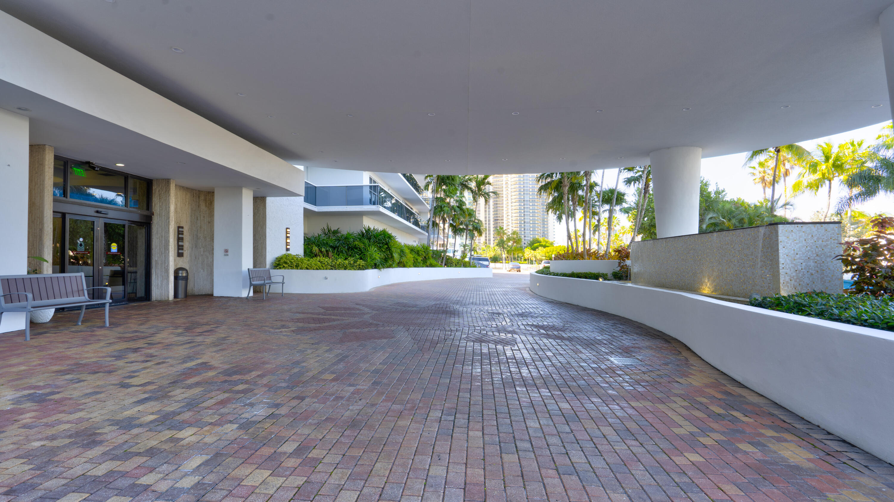 PLAYA DEL SOL CONDO - Residential