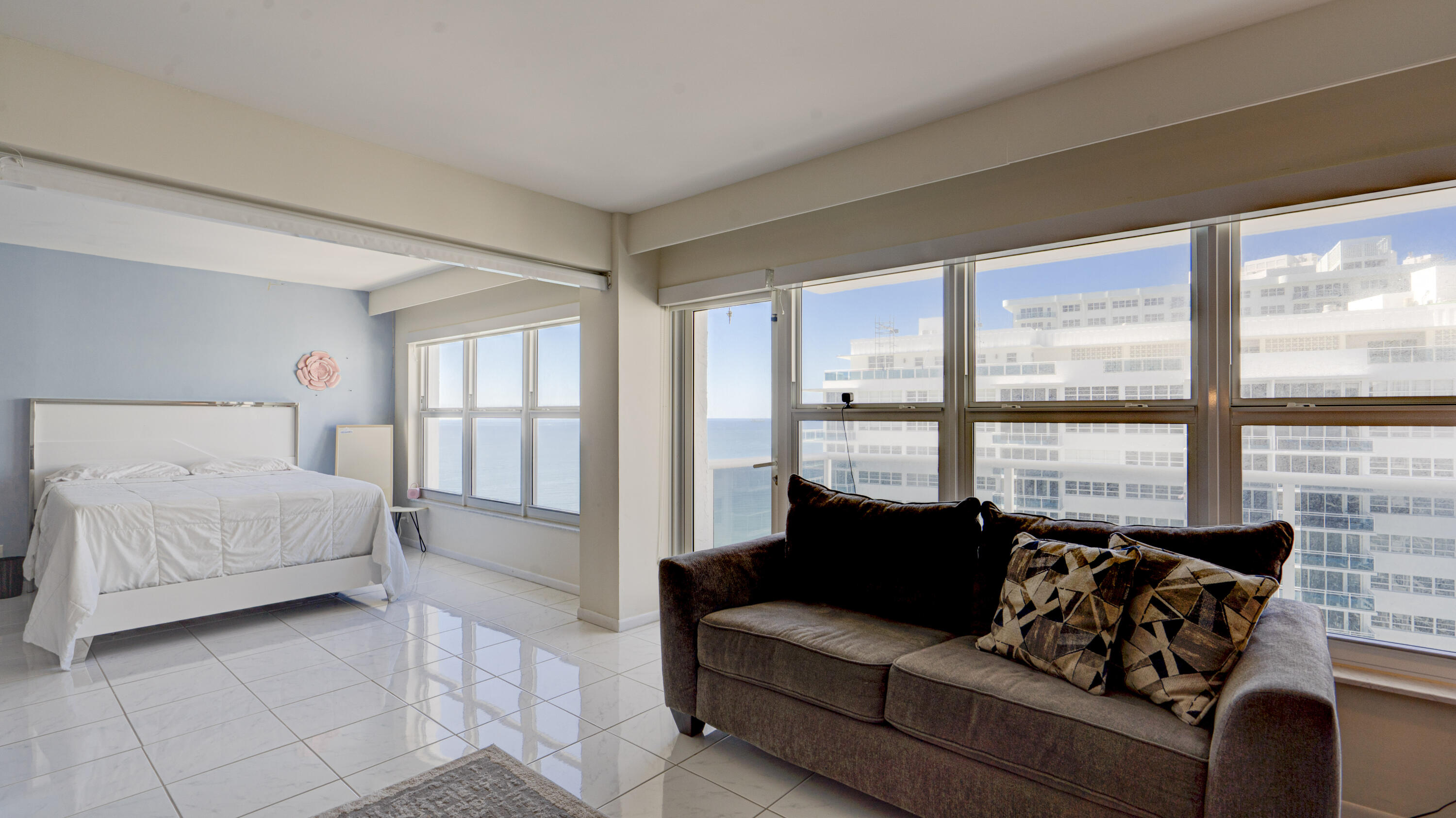 PLAYA DEL SOL CONDO - Residential