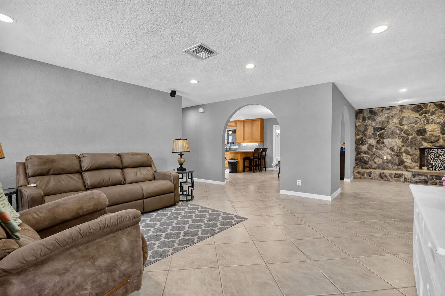 4746 CANAL Drive