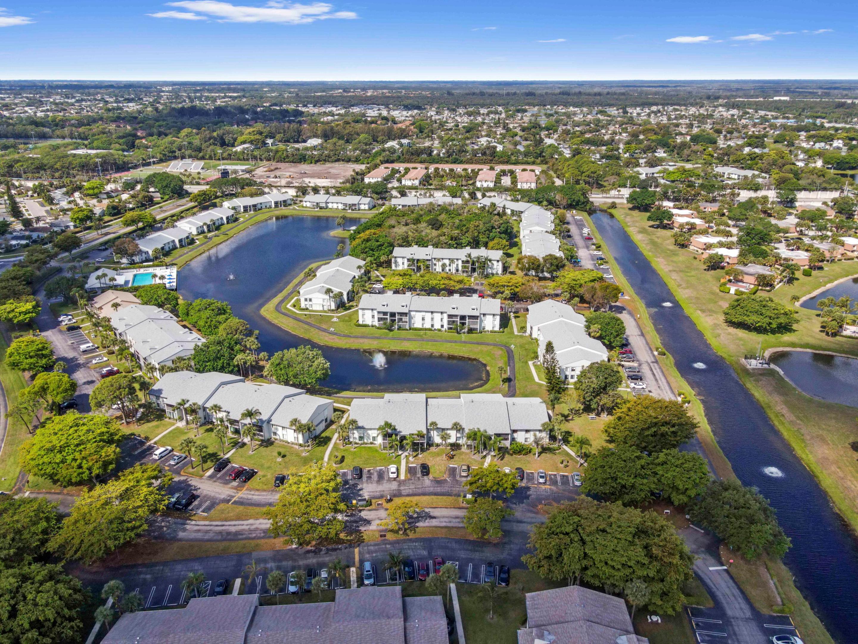 THE PALM CLUB VILLAGE - Residential