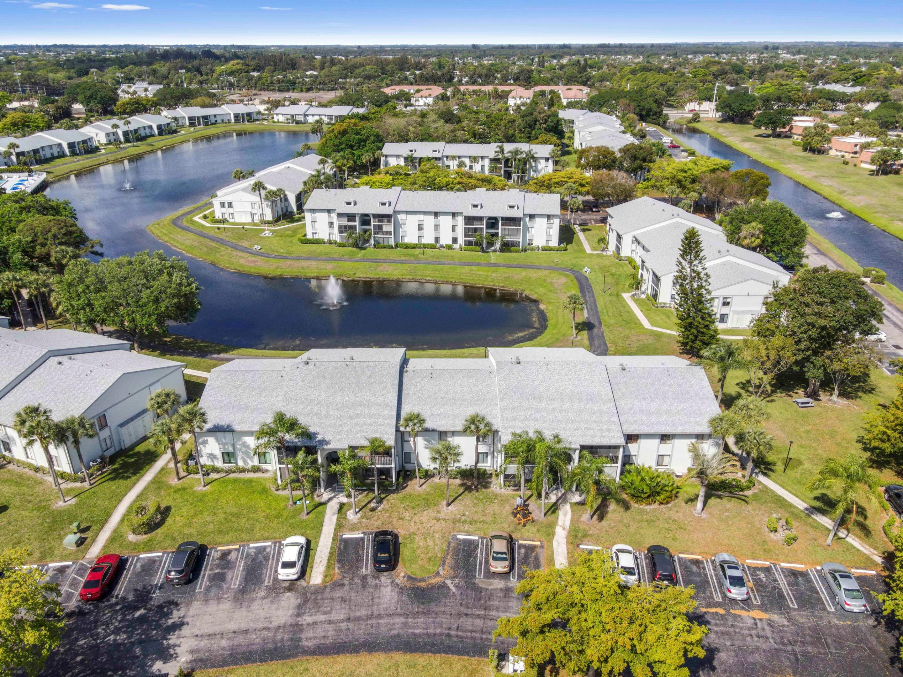 THE PALM CLUB VILLAGE - Residential