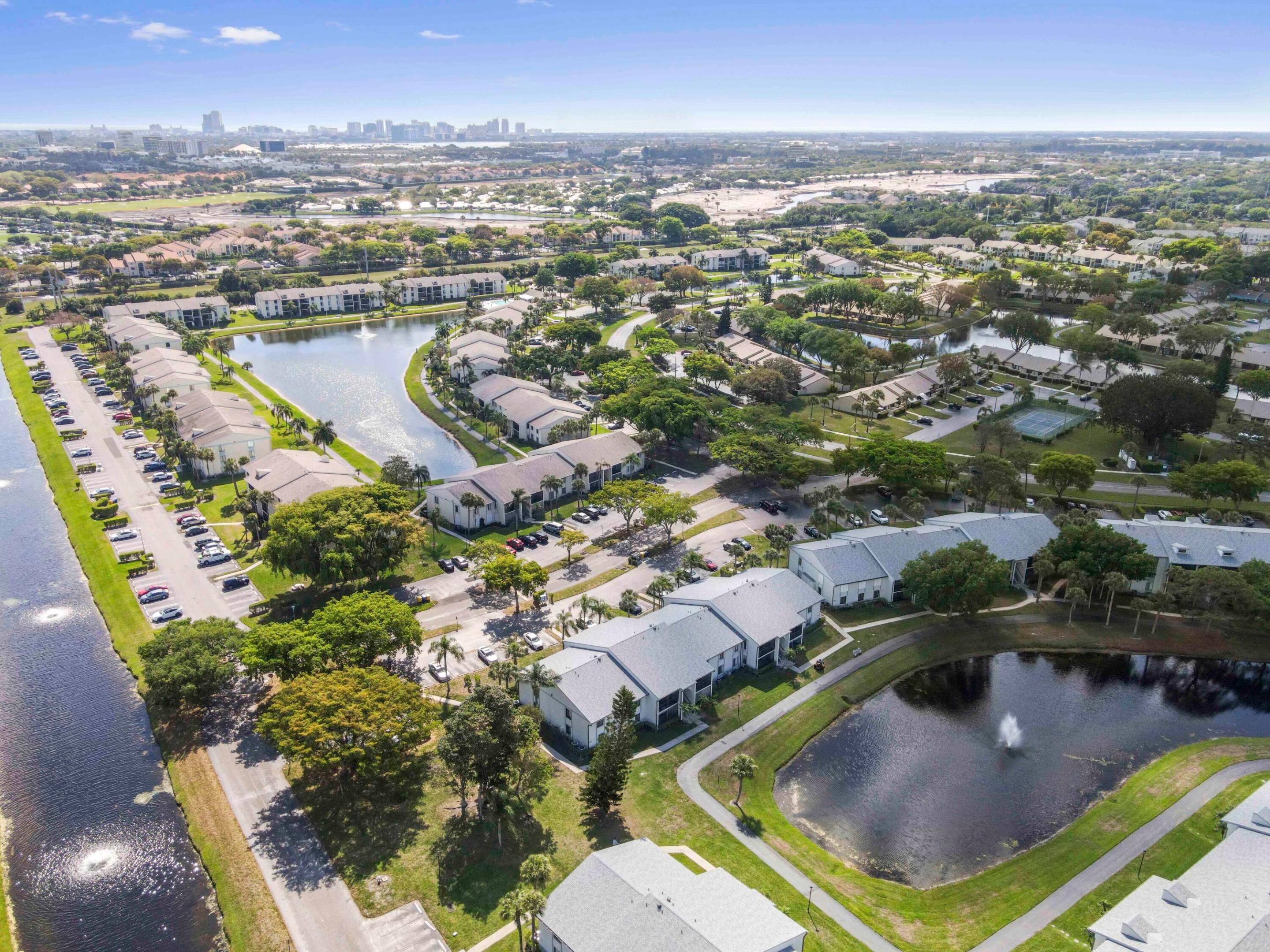 THE PALM CLUB VILLAGE - Residential