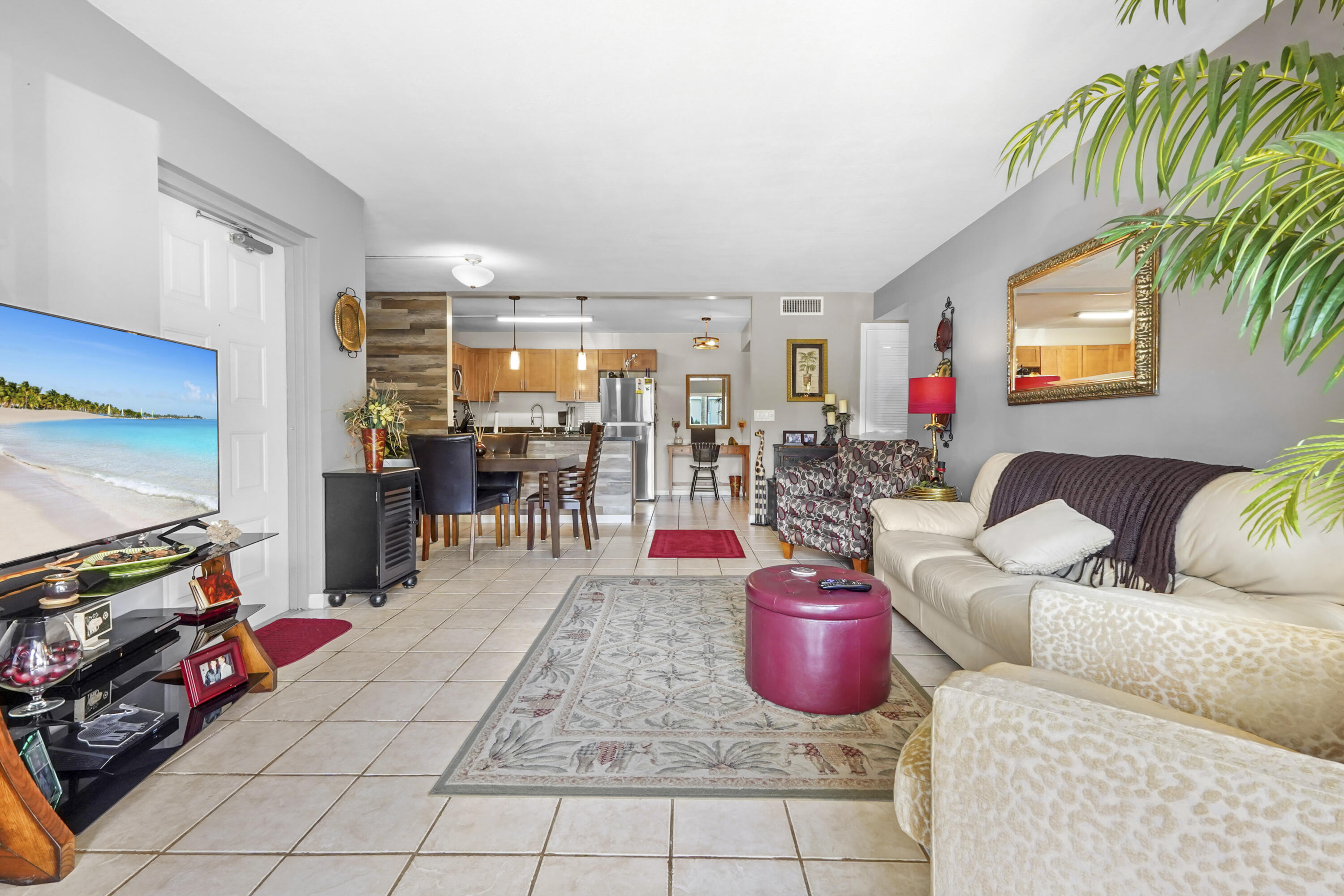 THE PALM CLUB VILLAGE - Residential