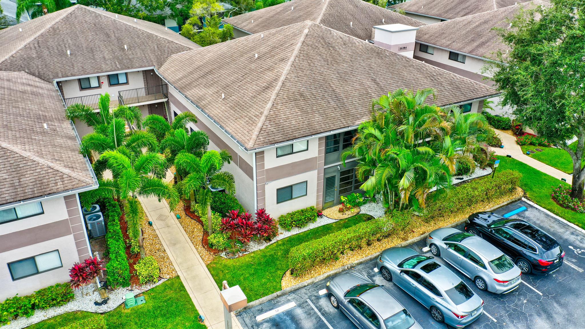 TROWBRIDGE CONDO - Residential Lease