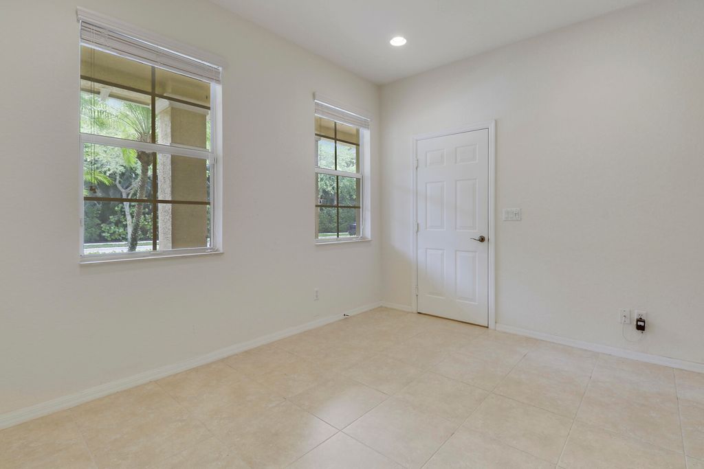 Photo of 265 Indian Creek Parkway #107, Jupiter, FL 33458 (MLS # R10953402)