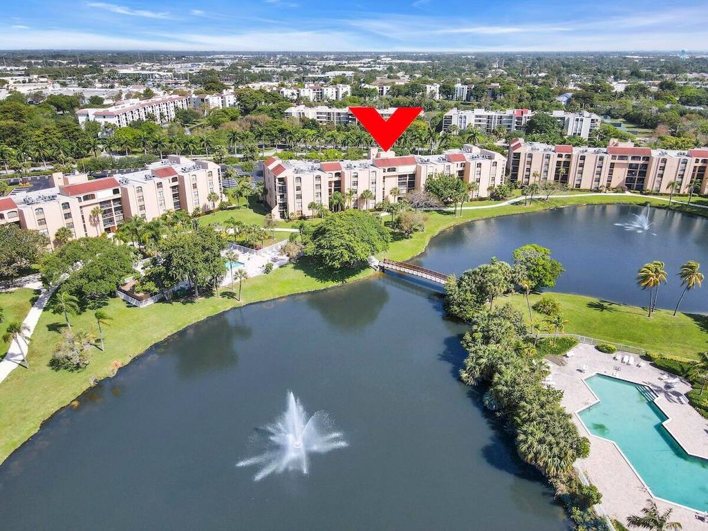 Photo of 950 Egret Circle #5411, Delray Beach, FL 33444 (MLS # R11099963)