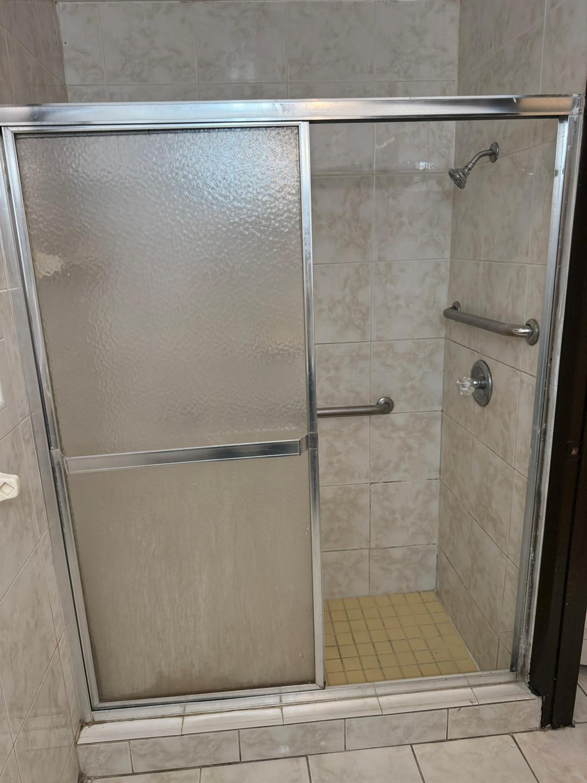 Dorsey Park First Add 21- - Residential Lease