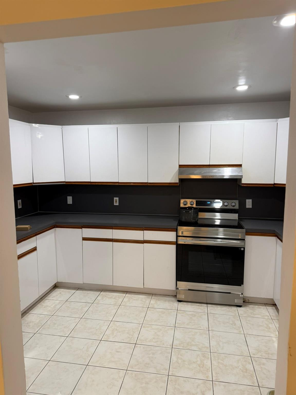 Dorsey Park First Add 21- - Residential Lease