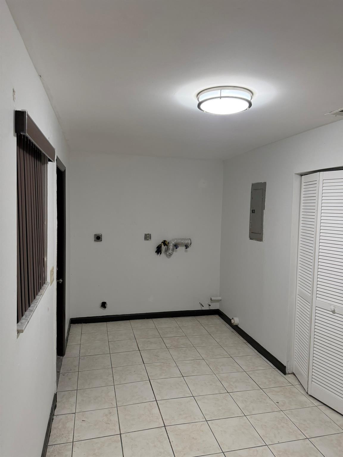 Dorsey Park First Add 21- - Residential Lease