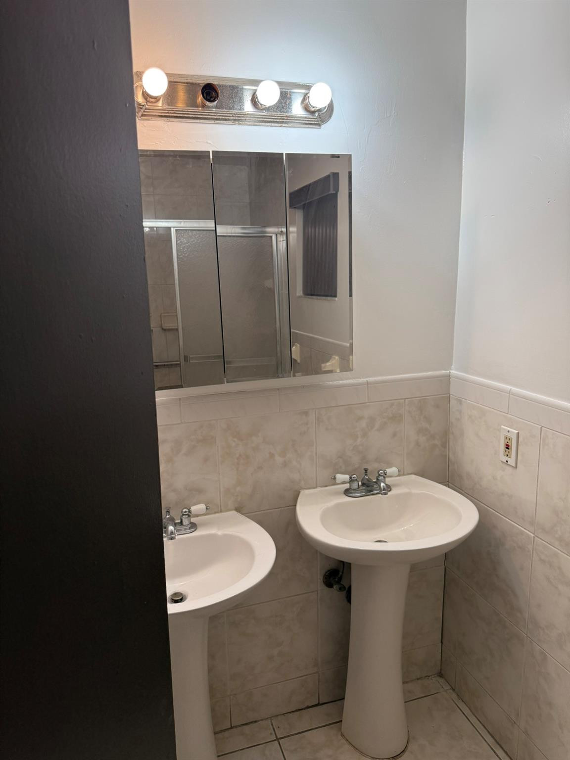 Dorsey Park First Add 21- - Residential Lease