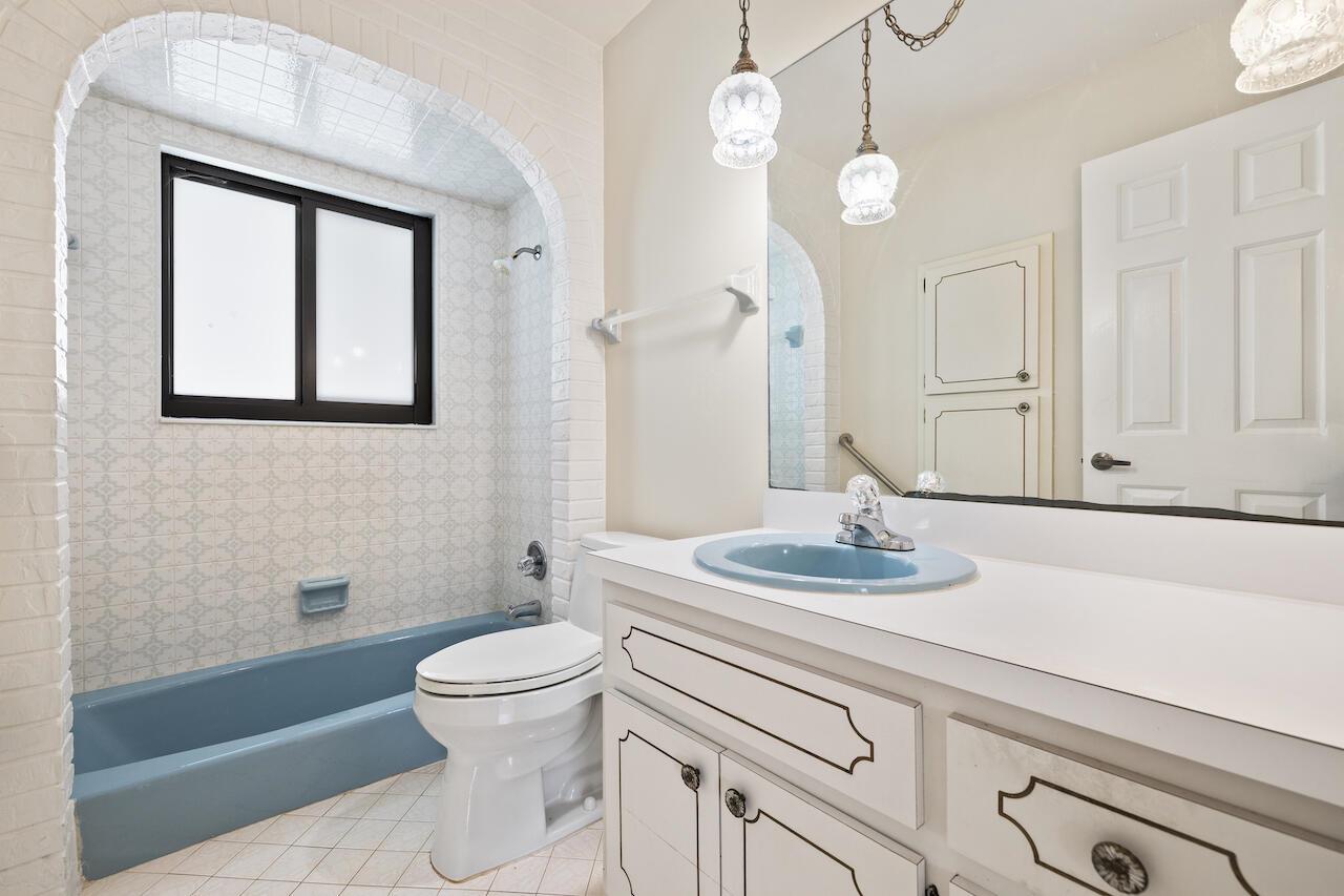 SOUTH SHORE 2 OF WELLINGTON - Residential