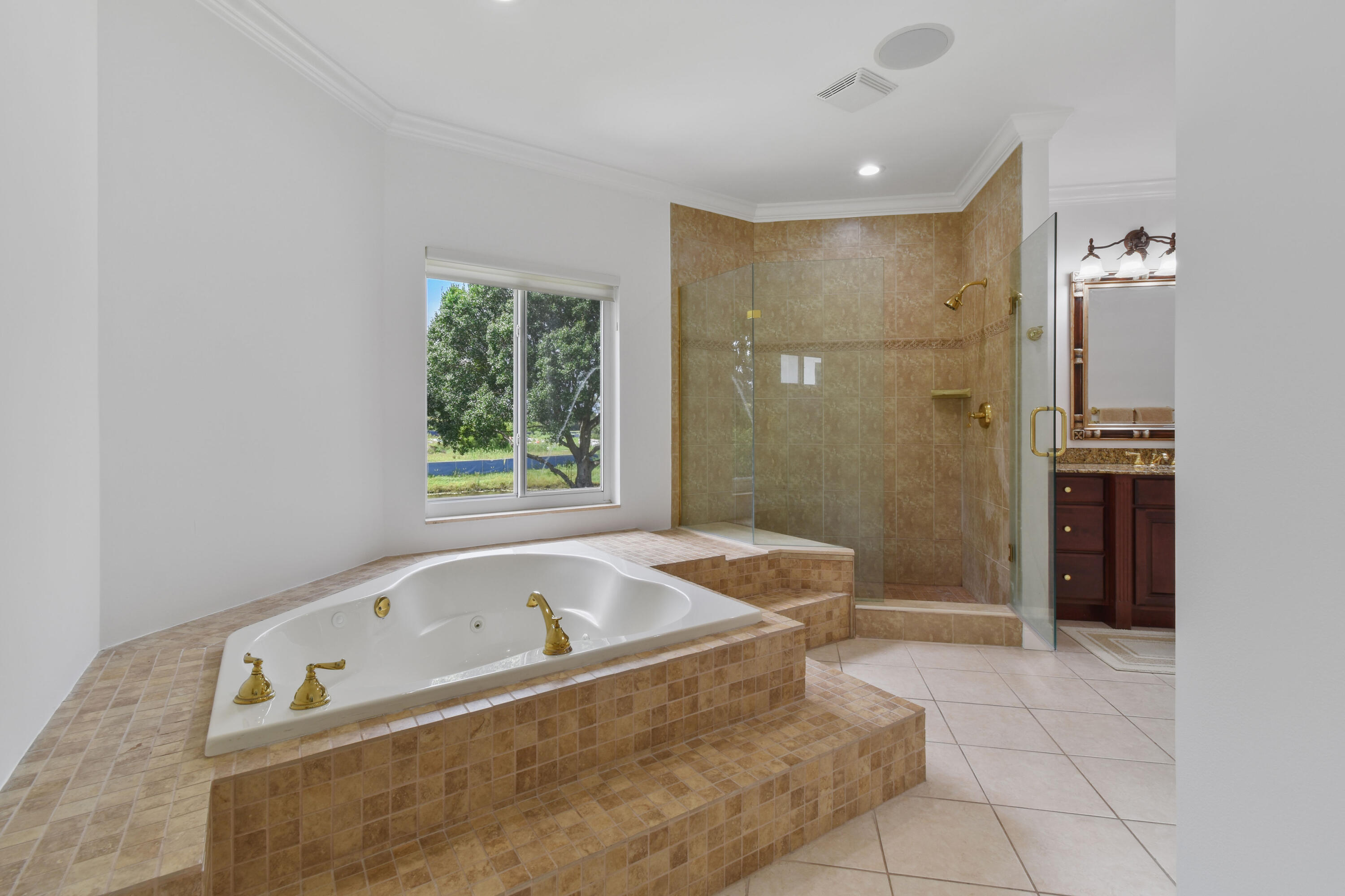 PRESIDENT COUNTRY CLUB 4 - Residential