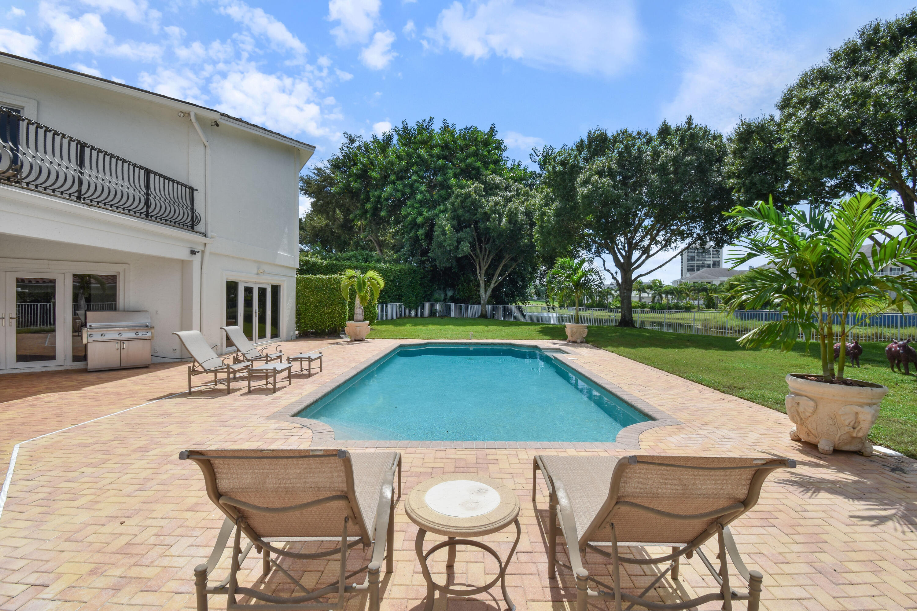 PRESIDENT COUNTRY CLUB 4 - Residential