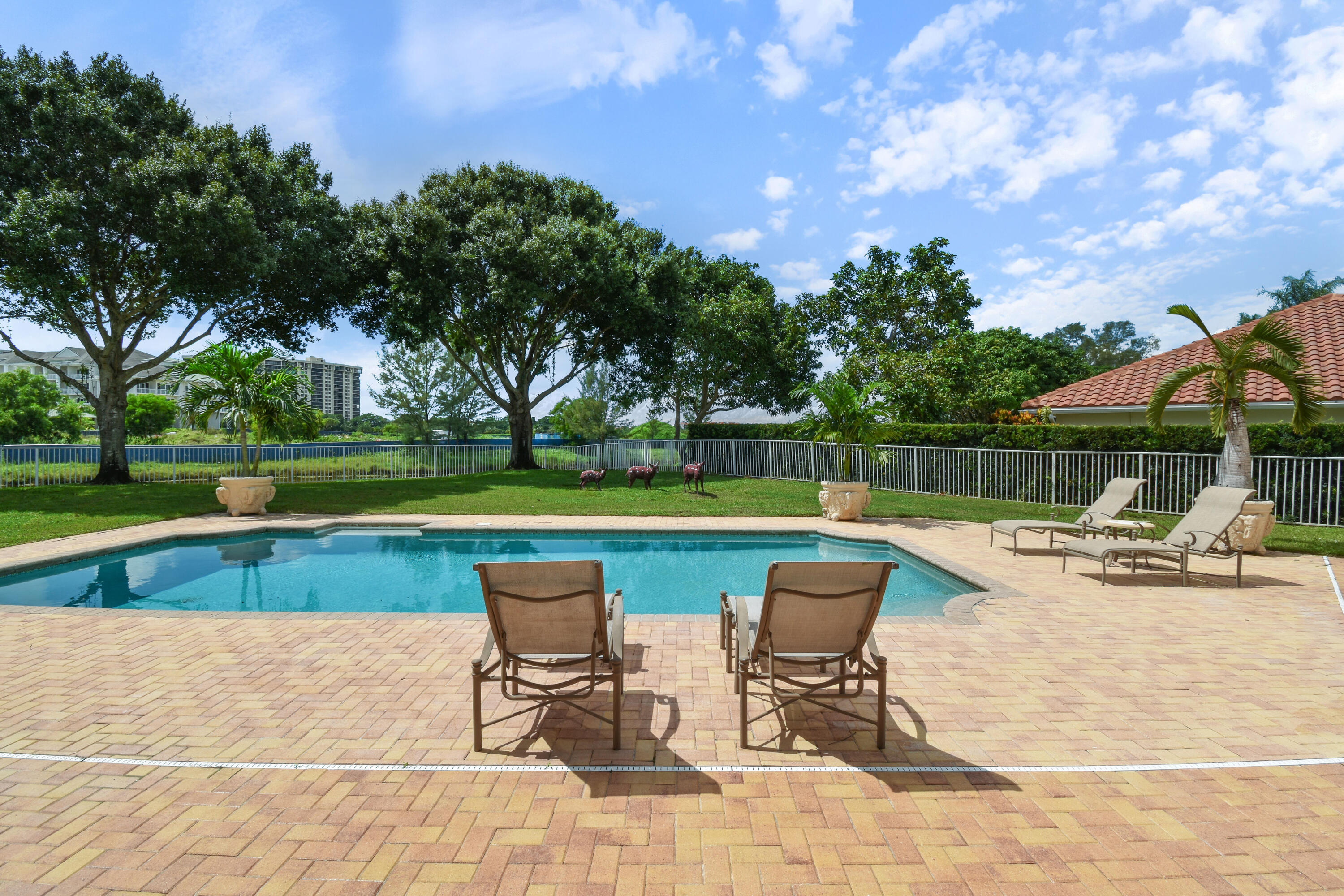 PRESIDENT COUNTRY CLUB 4 - Residential