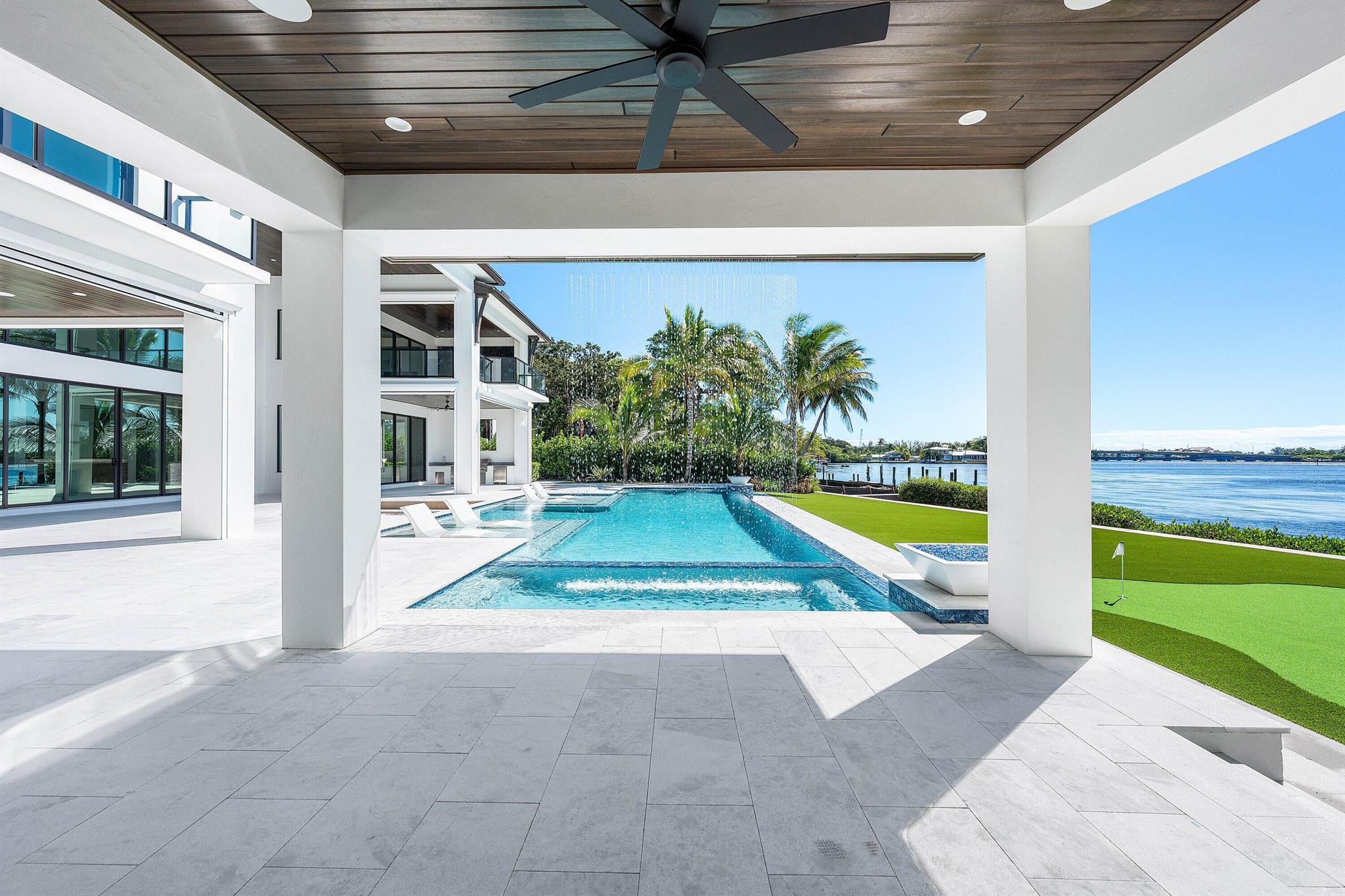 RIVERSIDE ON THE LOXAHATC - Residential