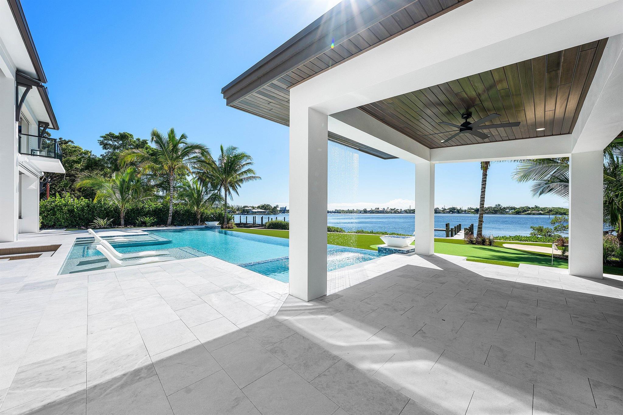 RIVERSIDE ON THE LOXAHATC - Residential