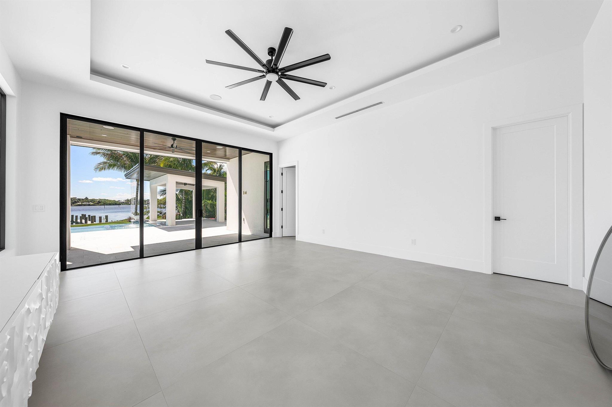 RIVERSIDE ON THE LOXAHATC - Residential