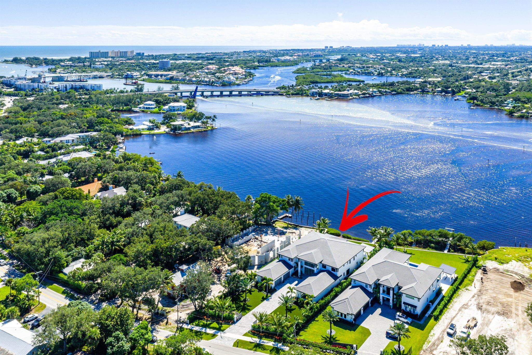 RIVERSIDE ON THE LOXAHATC - Residential