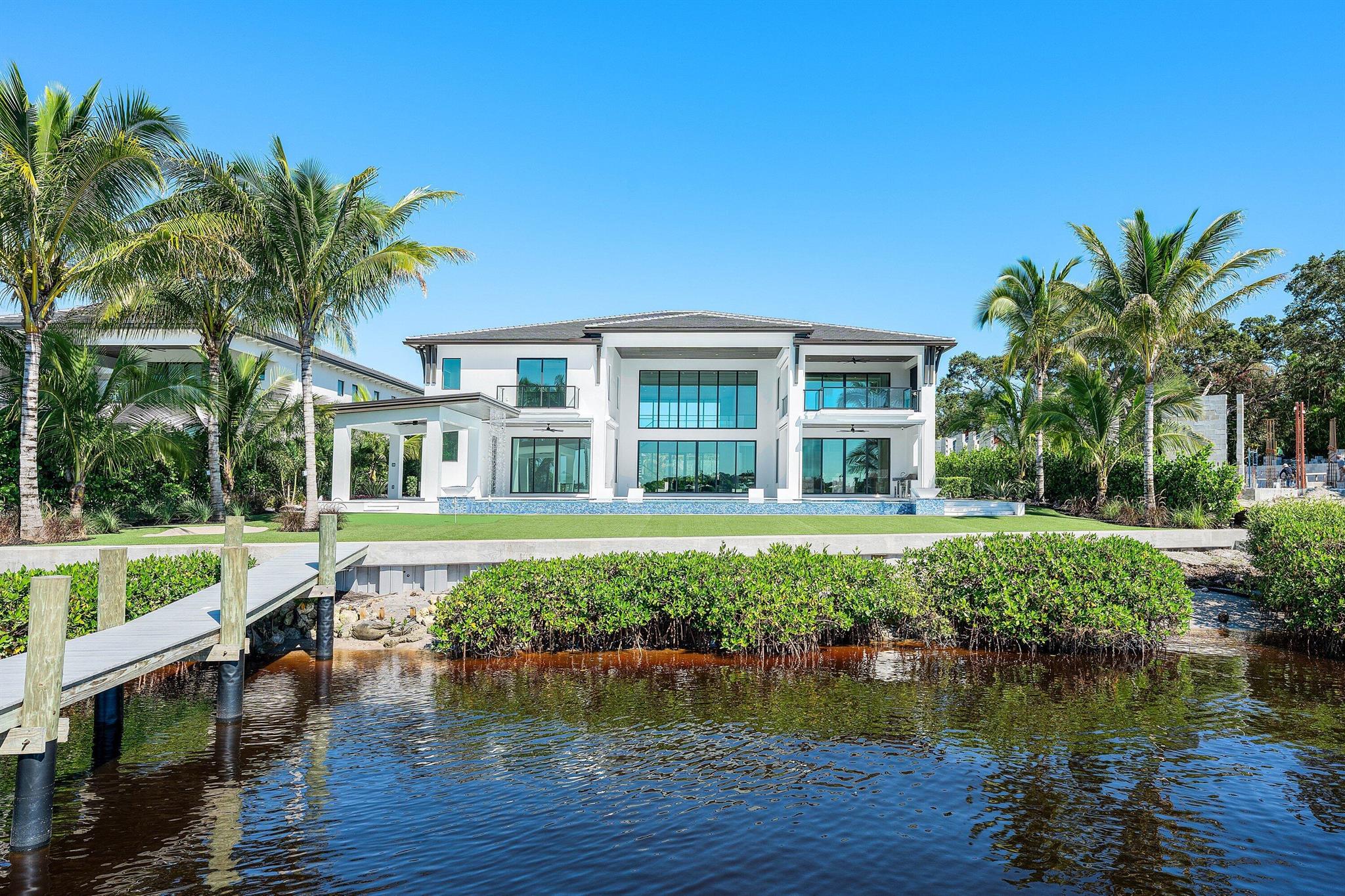 RIVERSIDE ON THE LOXAHATC - Residential