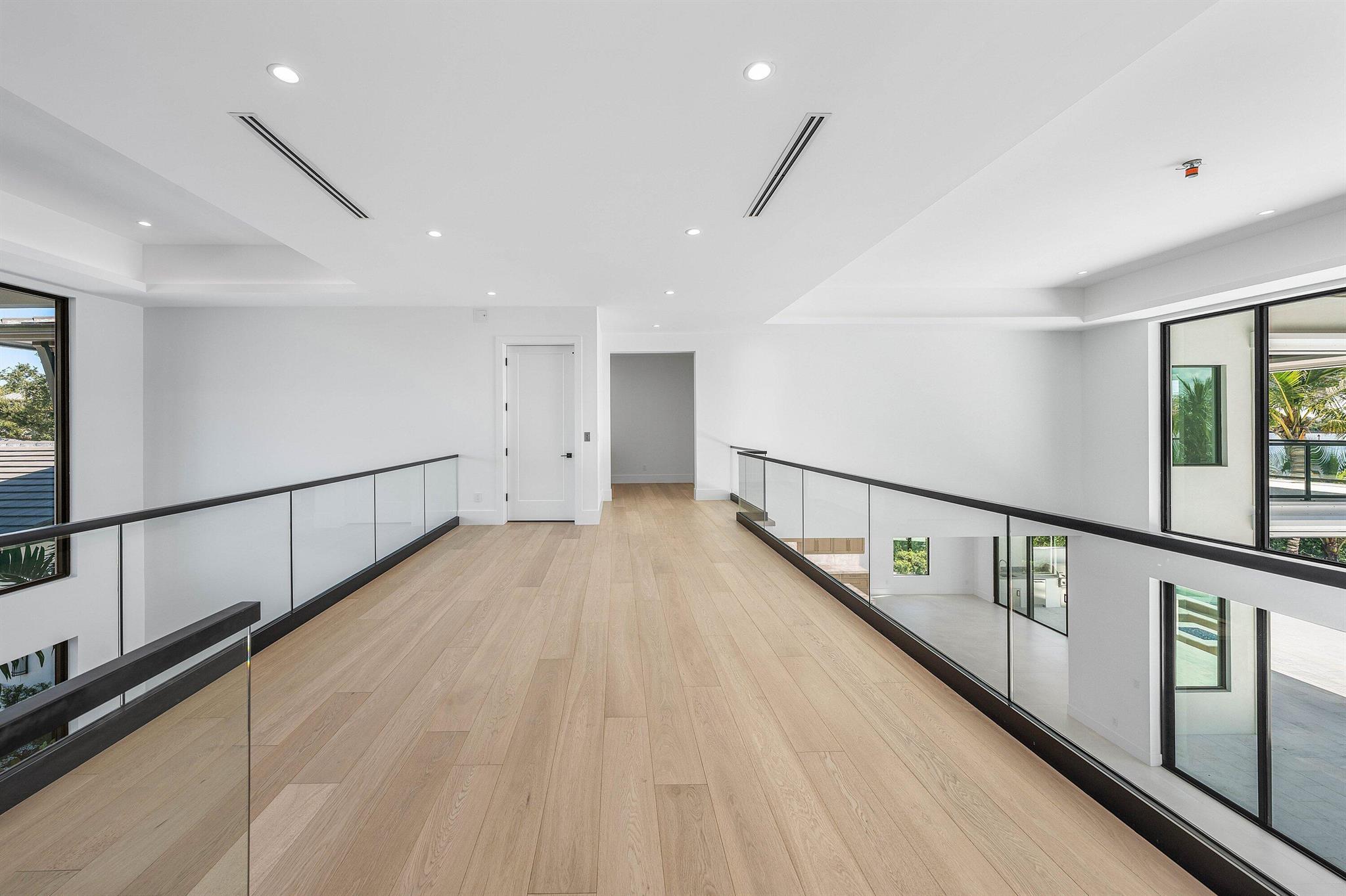 RIVERSIDE ON THE LOXAHATC - Residential