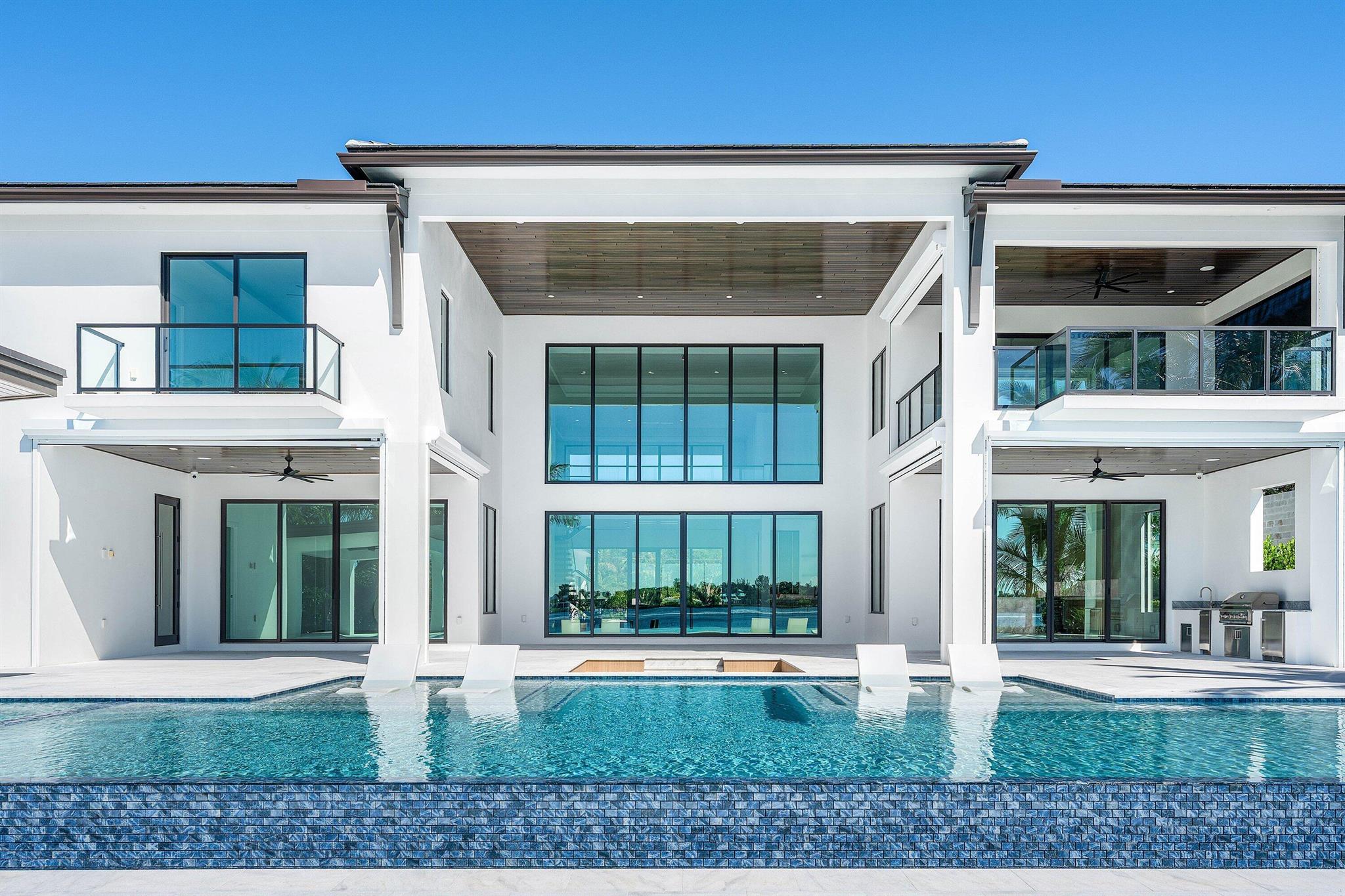 RIVERSIDE ON THE LOXAHATC - Residential