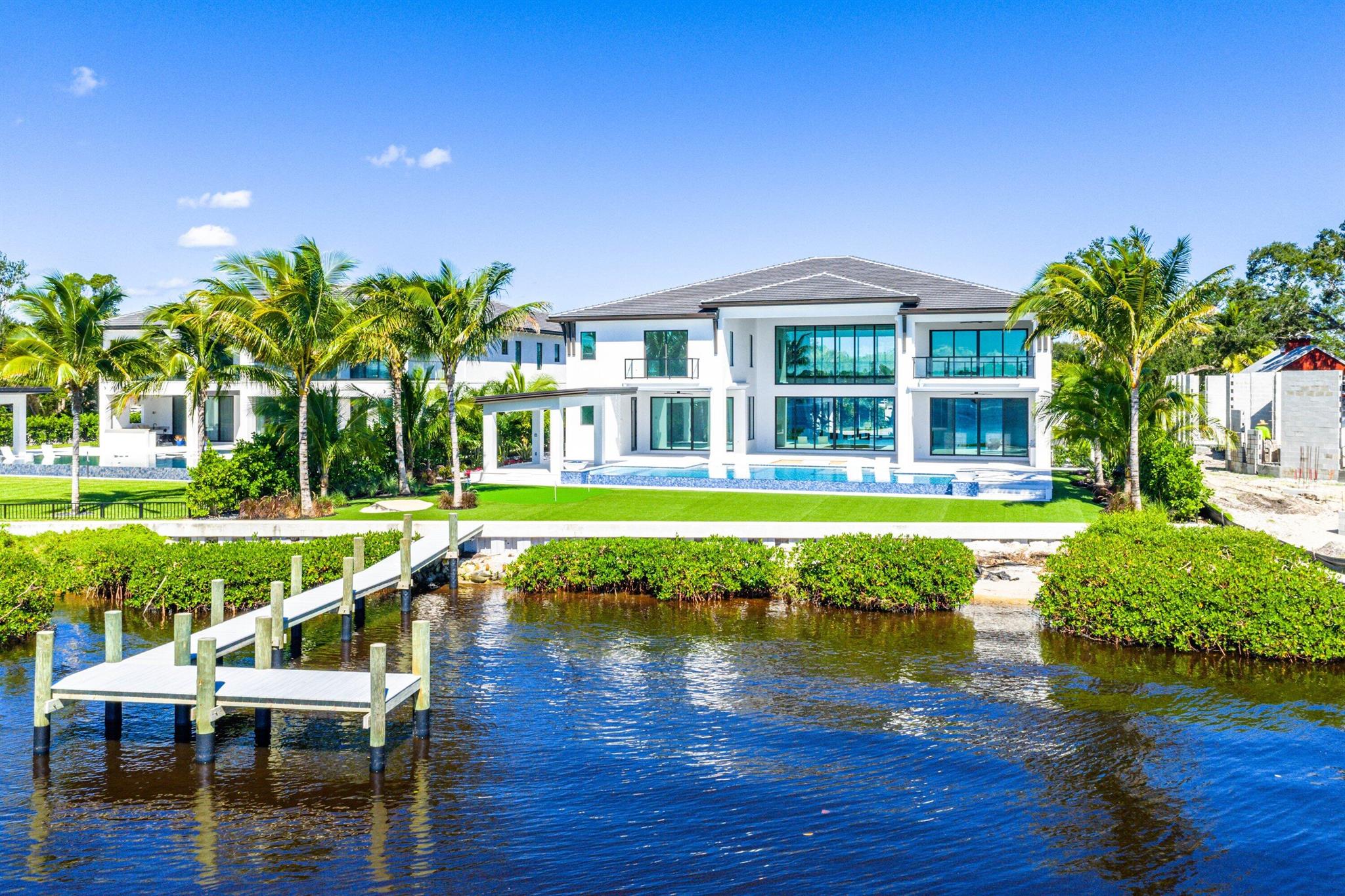 RIVERSIDE ON THE LOXAHATC - Residential