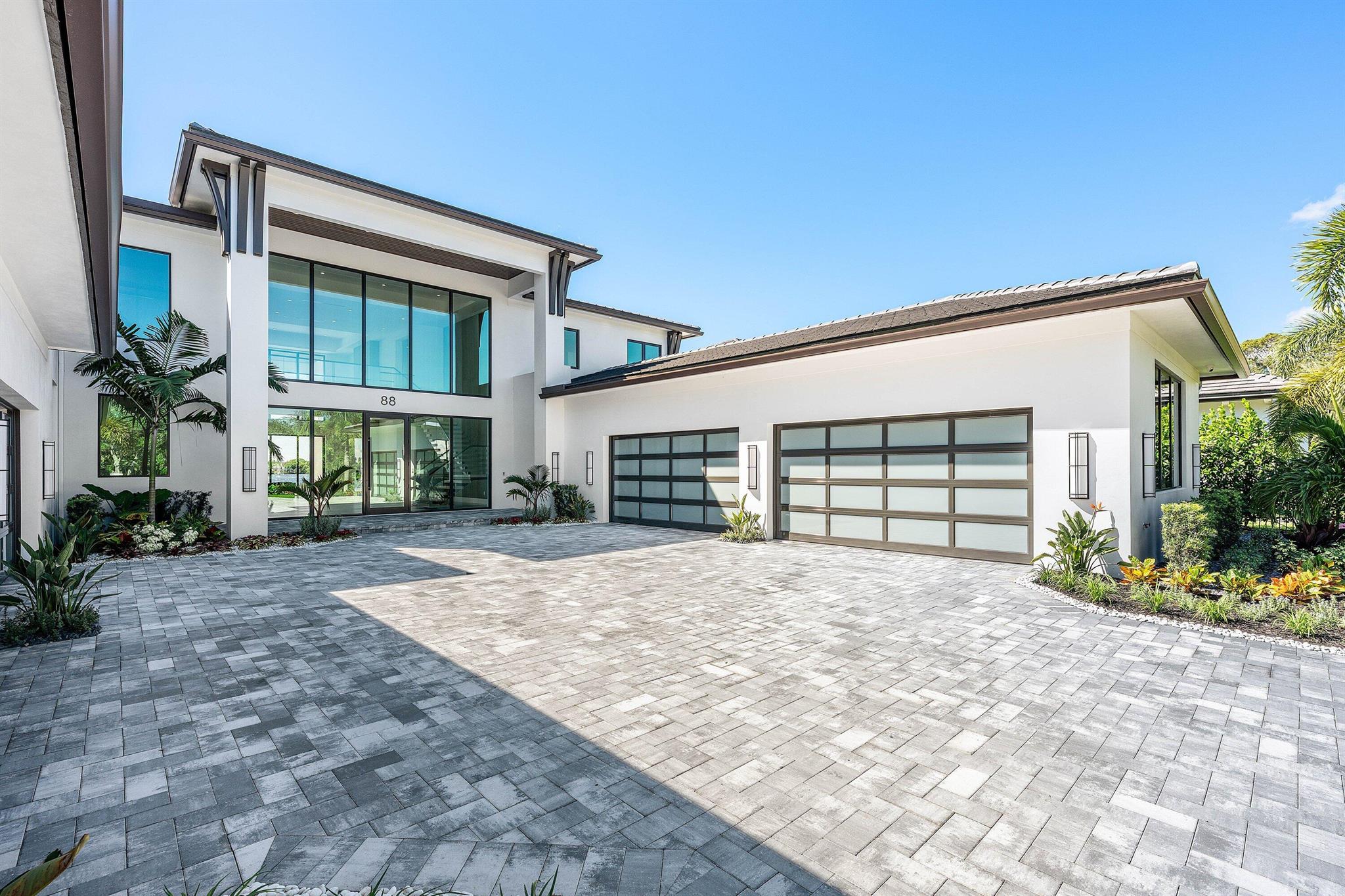 RIVERSIDE ON THE LOXAHATC - Residential