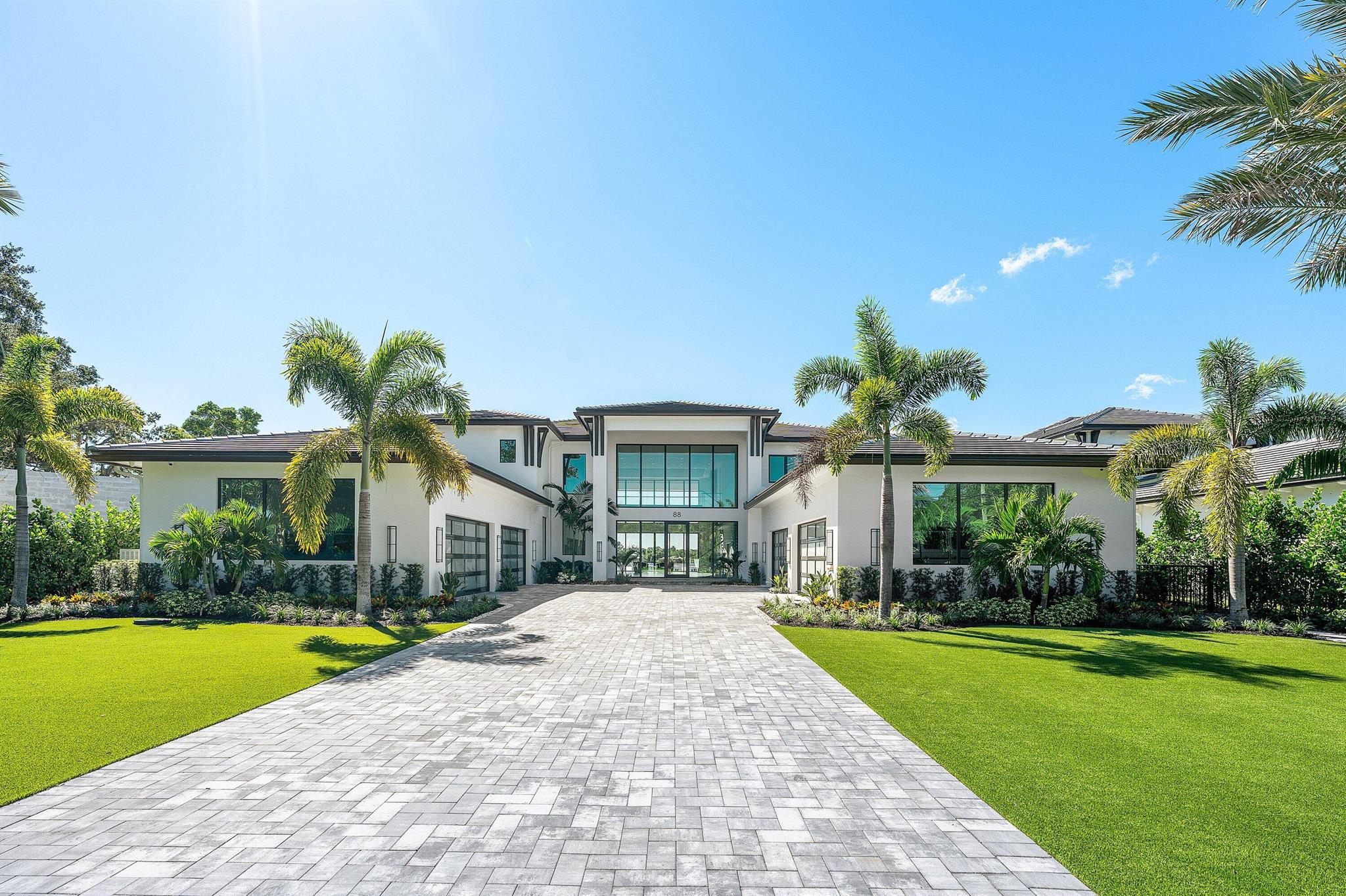 88 W Riverside Drive