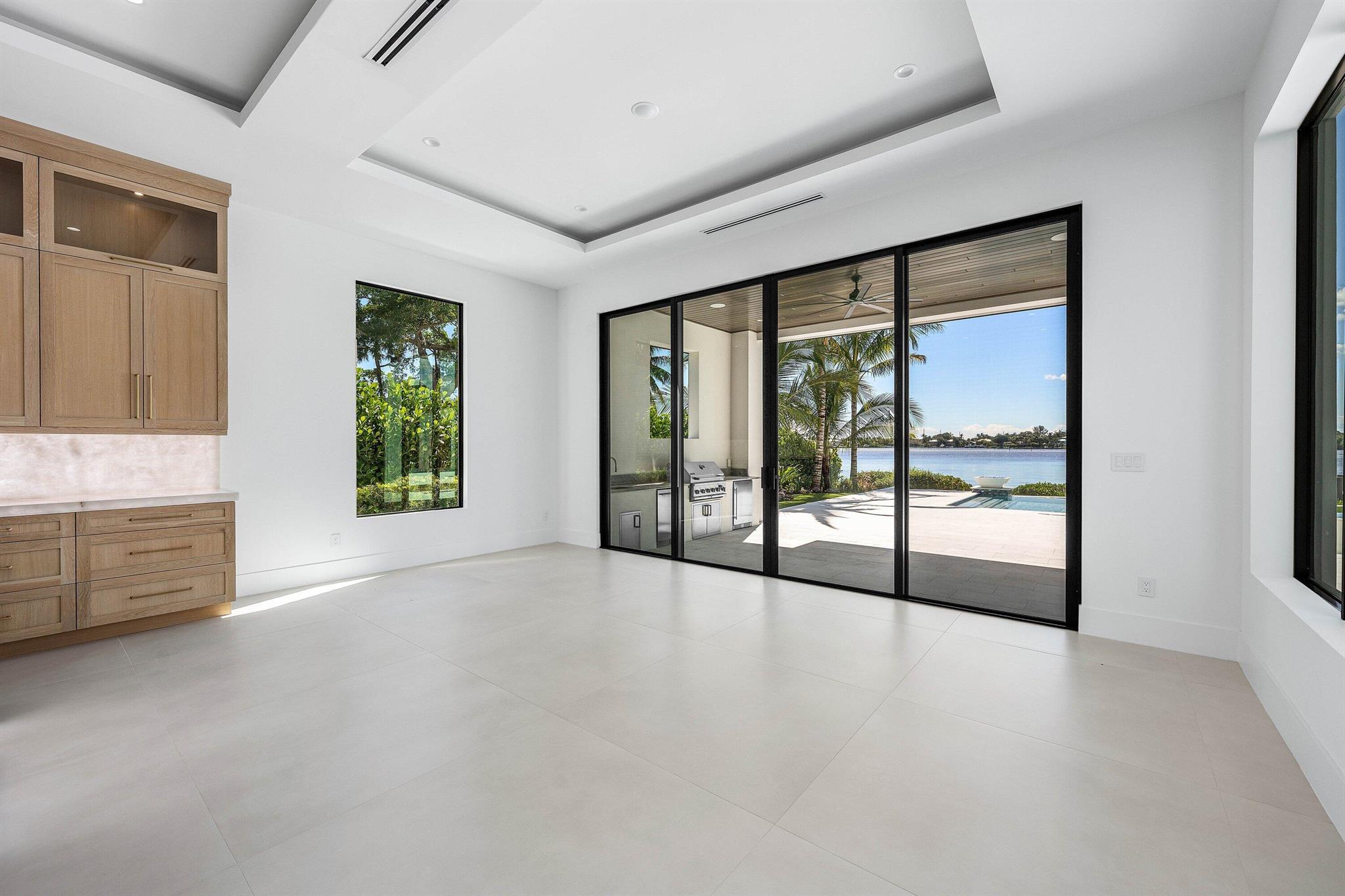RIVERSIDE ON THE LOXAHATC - Residential