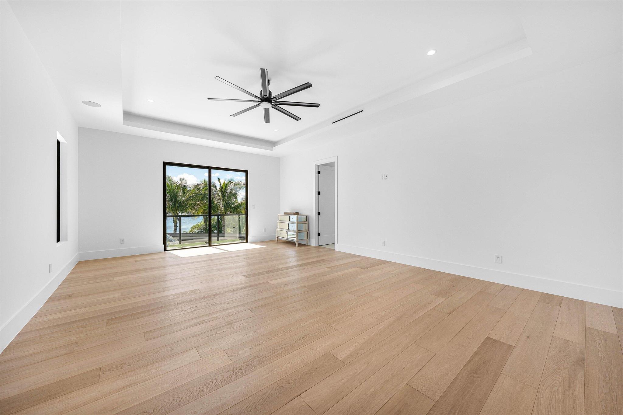 RIVERSIDE ON THE LOXAHATC - Residential