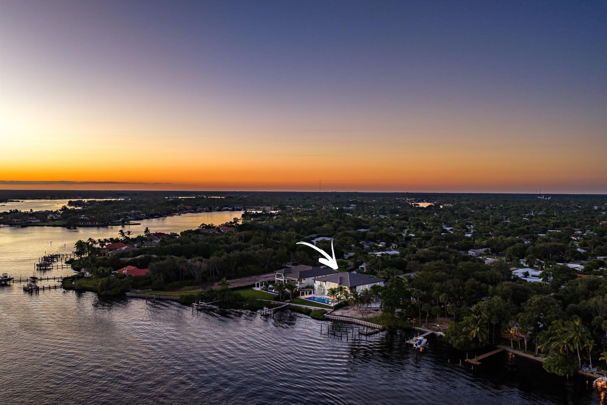 RIVERSIDE ON THE LOXAHATC - Residential