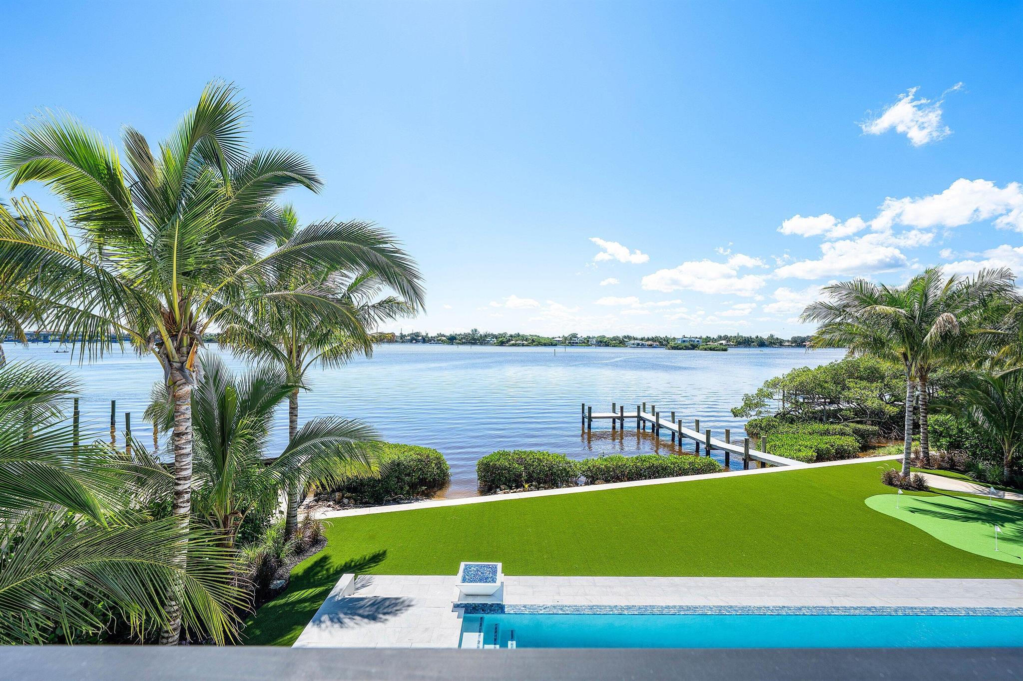 RIVERSIDE ON THE LOXAHATC - Residential