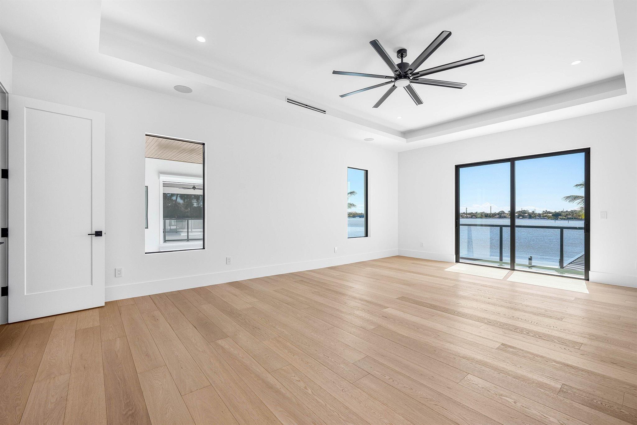 RIVERSIDE ON THE LOXAHATC - Residential