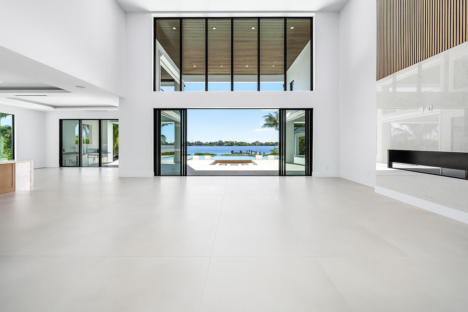 RIVERSIDE ON THE LOXAHATC - Residential