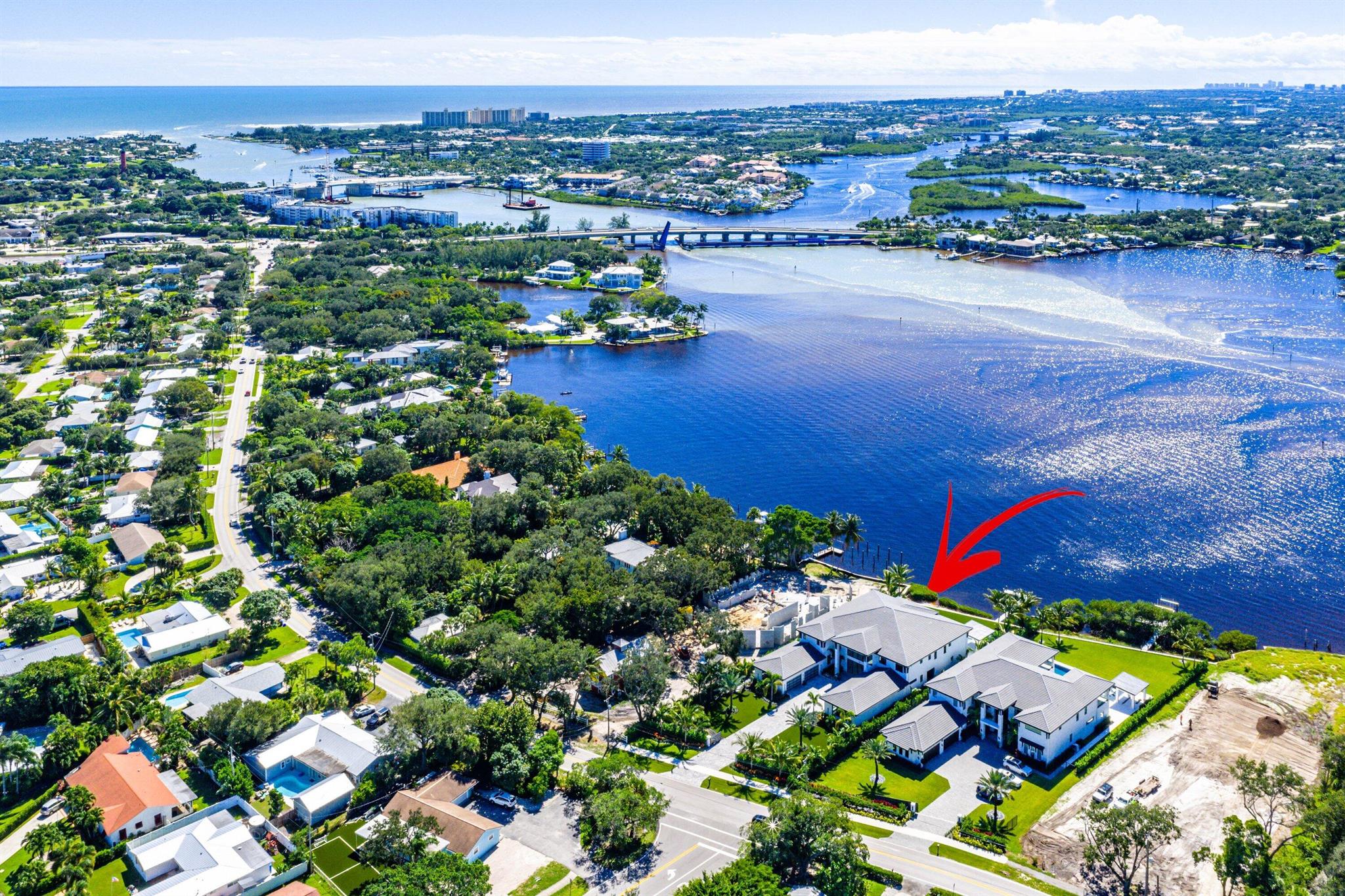 RIVERSIDE ON THE LOXAHATC - Residential
