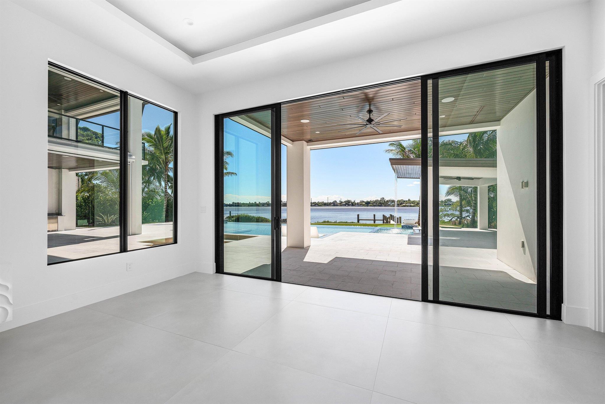 RIVERSIDE ON THE LOXAHATC - Residential