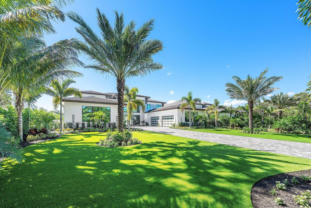 Photo of 88 W Riverside Drive, Jupiter, FL 33469 (MLS # R11128987)