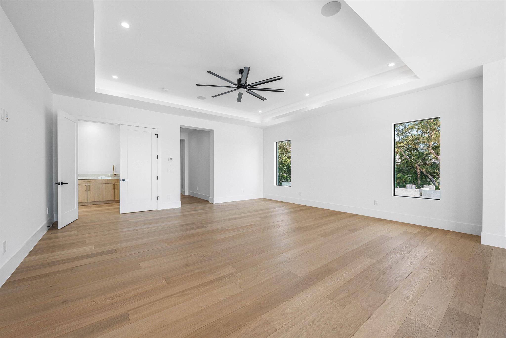 RIVERSIDE ON THE LOXAHATC - Residential
