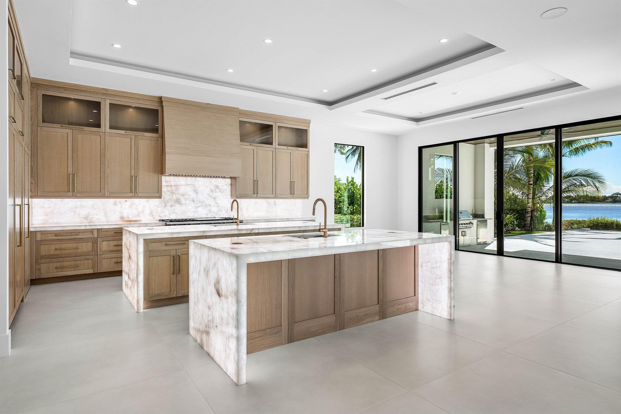 RIVERSIDE ON THE LOXAHATC - Residential