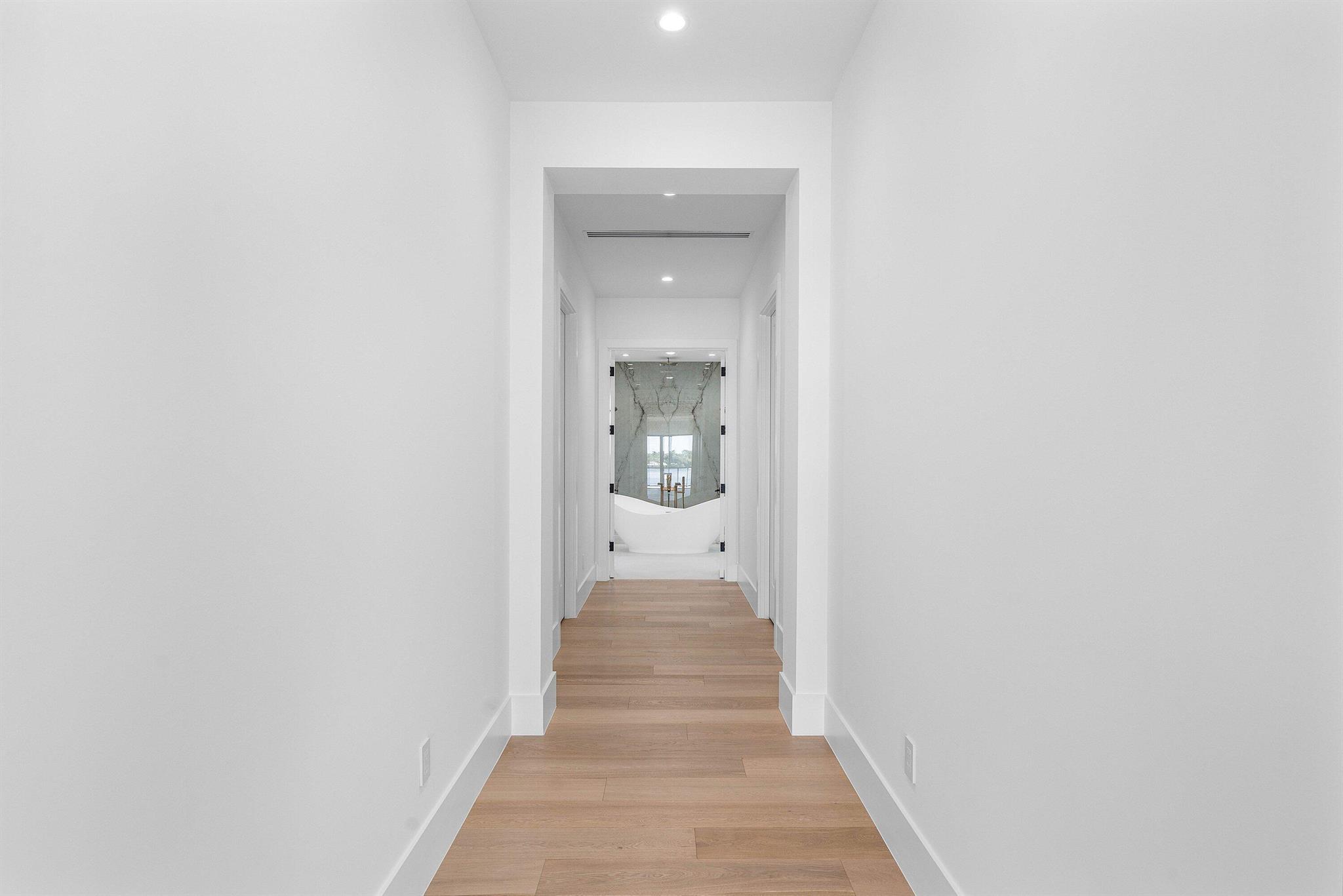 RIVERSIDE ON THE LOXAHATC - Residential