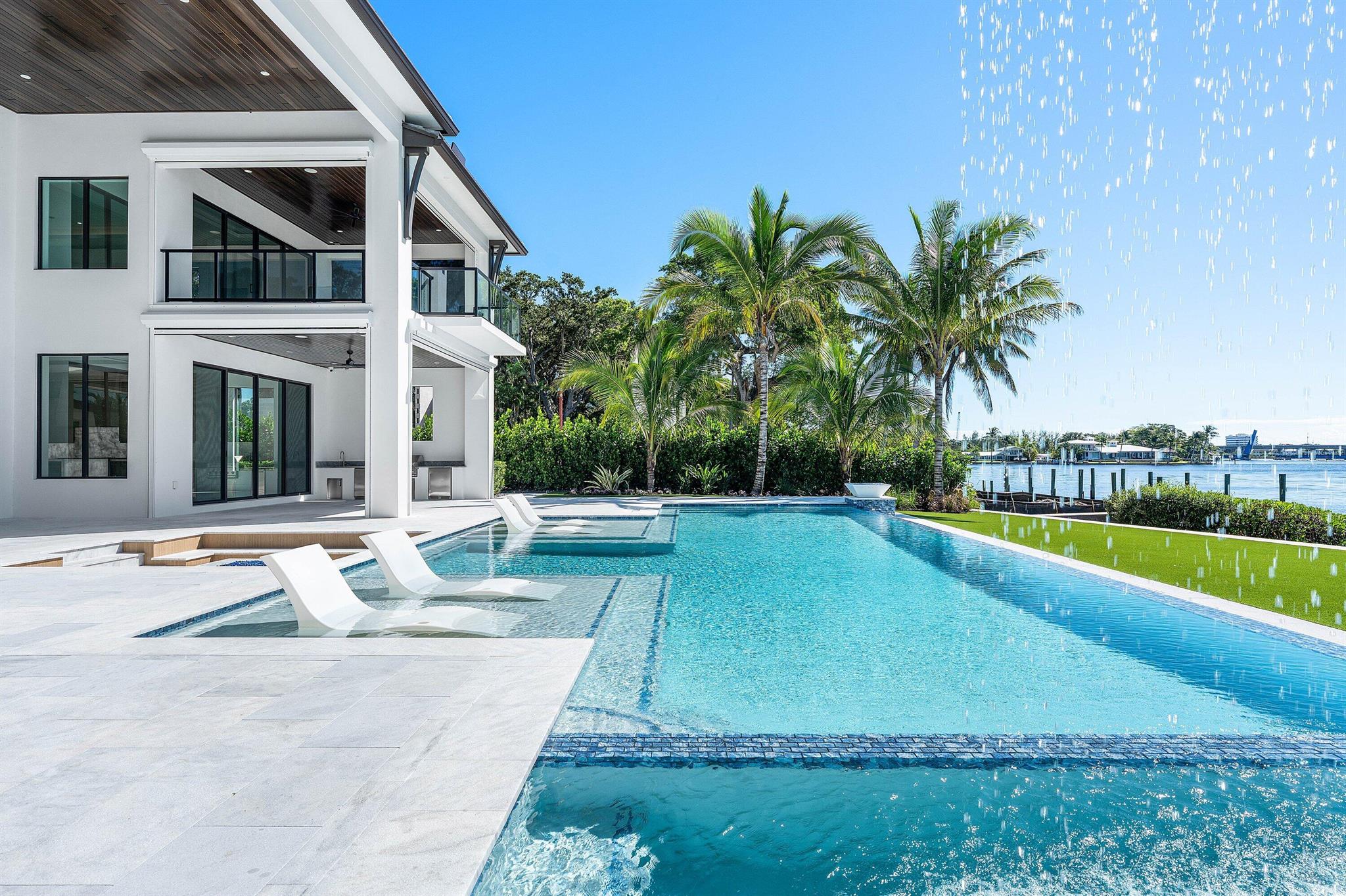 RIVERSIDE ON THE LOXAHATC - Residential