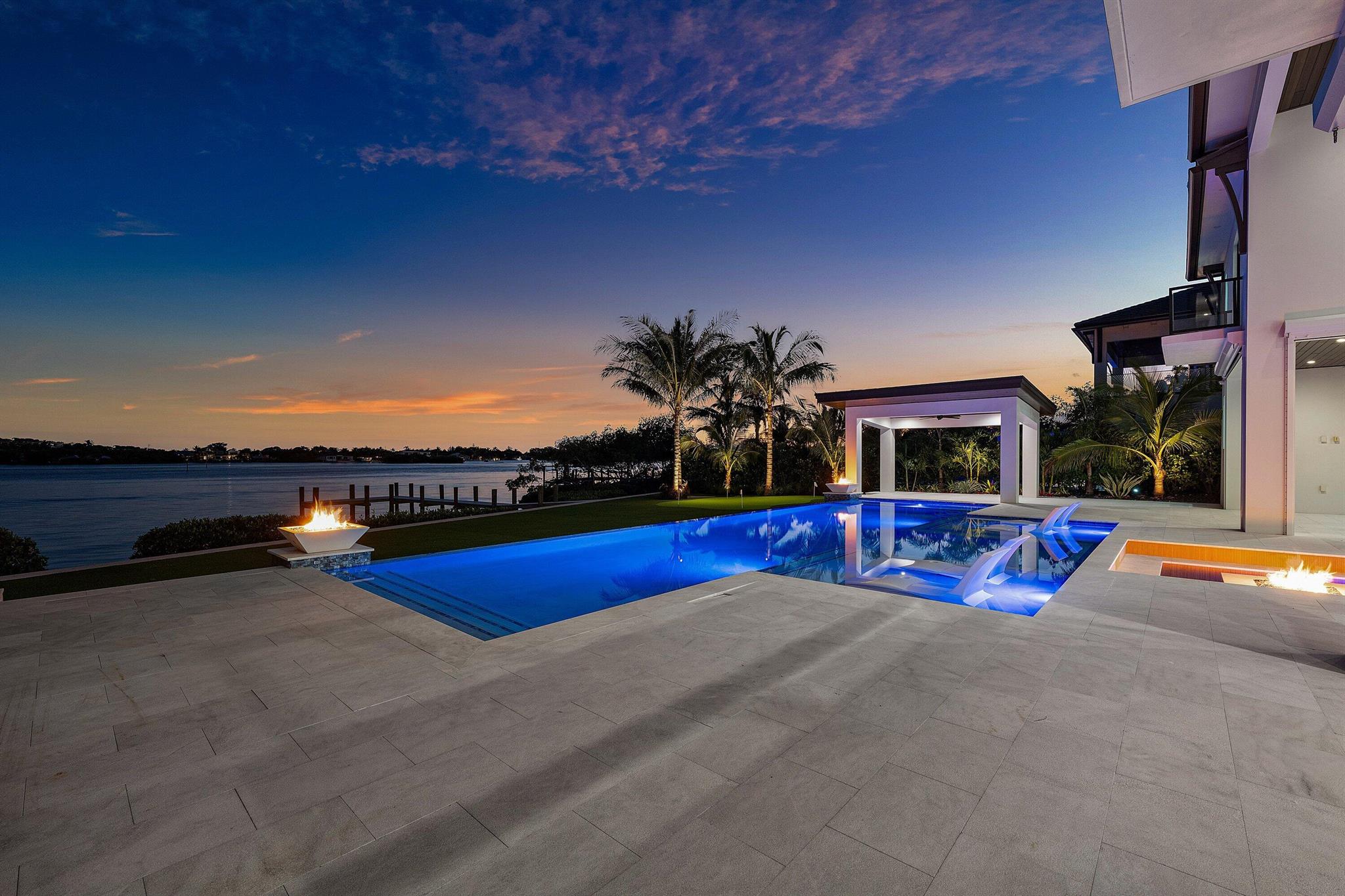 RIVERSIDE ON THE LOXAHATC - Residential