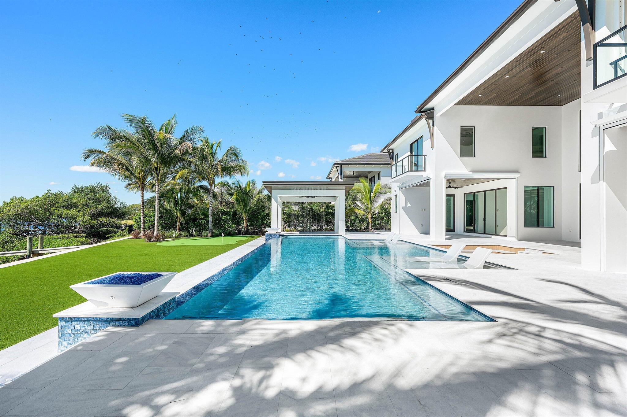 RIVERSIDE ON THE LOXAHATC - Residential