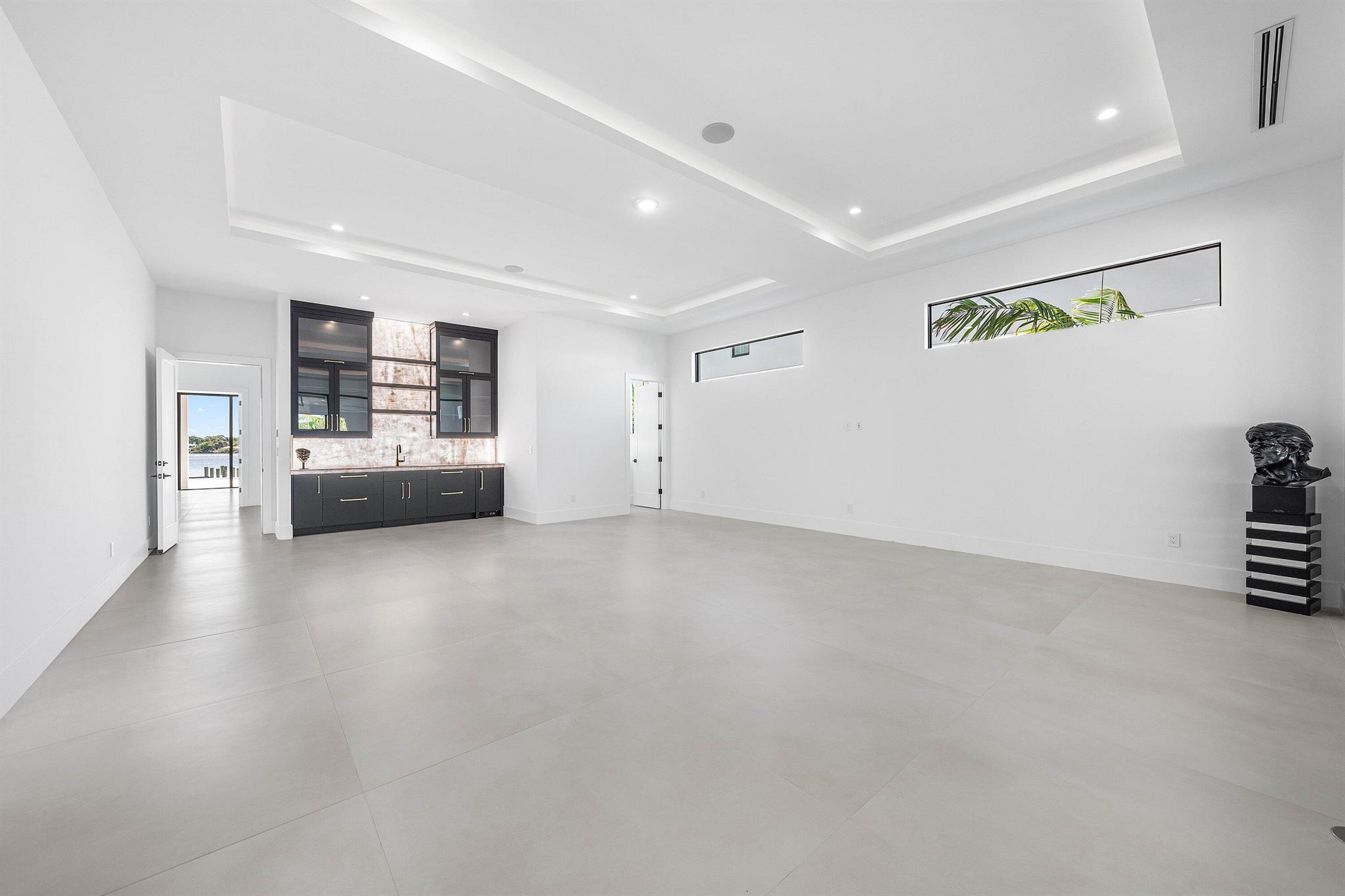 RIVERSIDE ON THE LOXAHATC - Residential