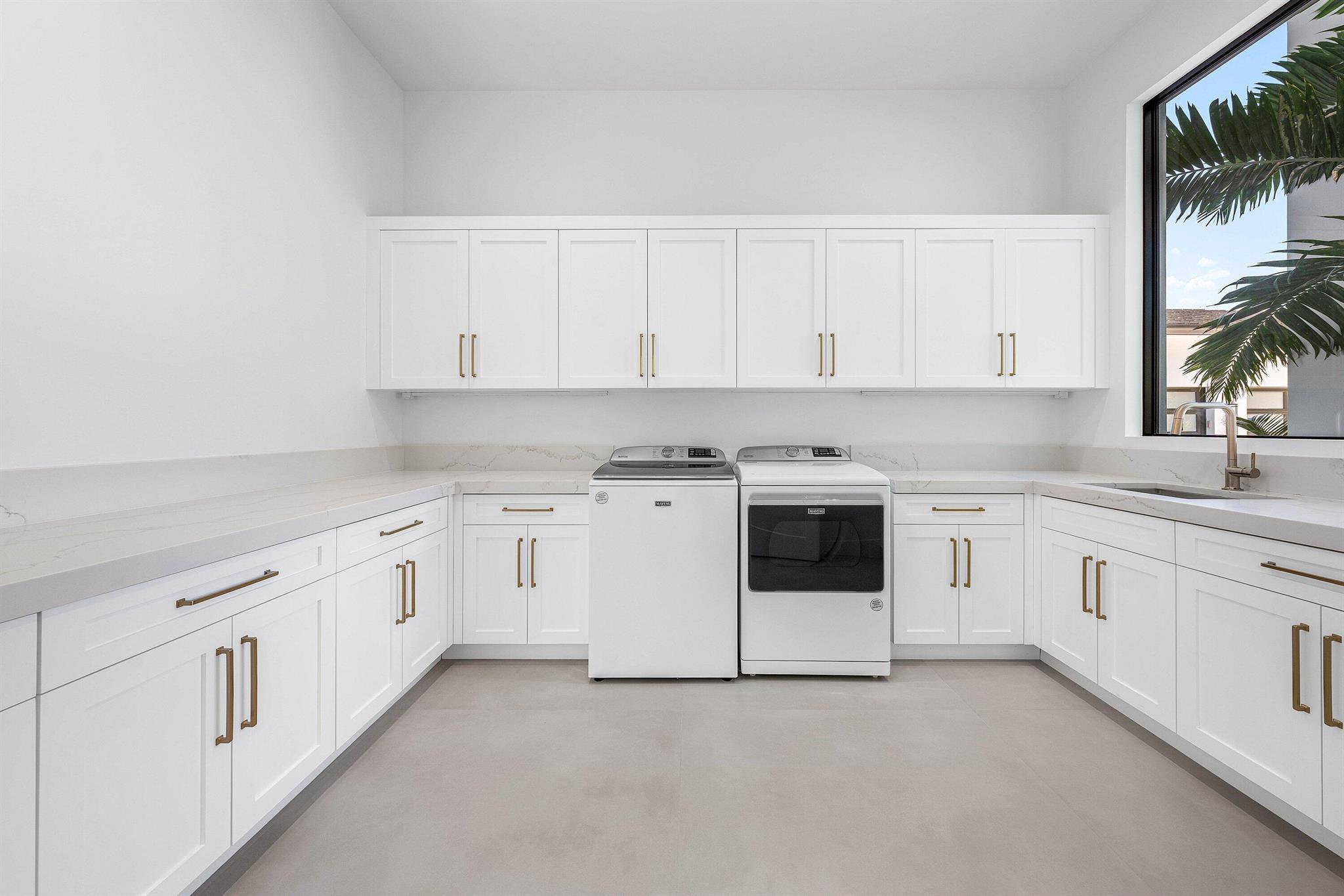 RIVERSIDE ON THE LOXAHATC - Residential