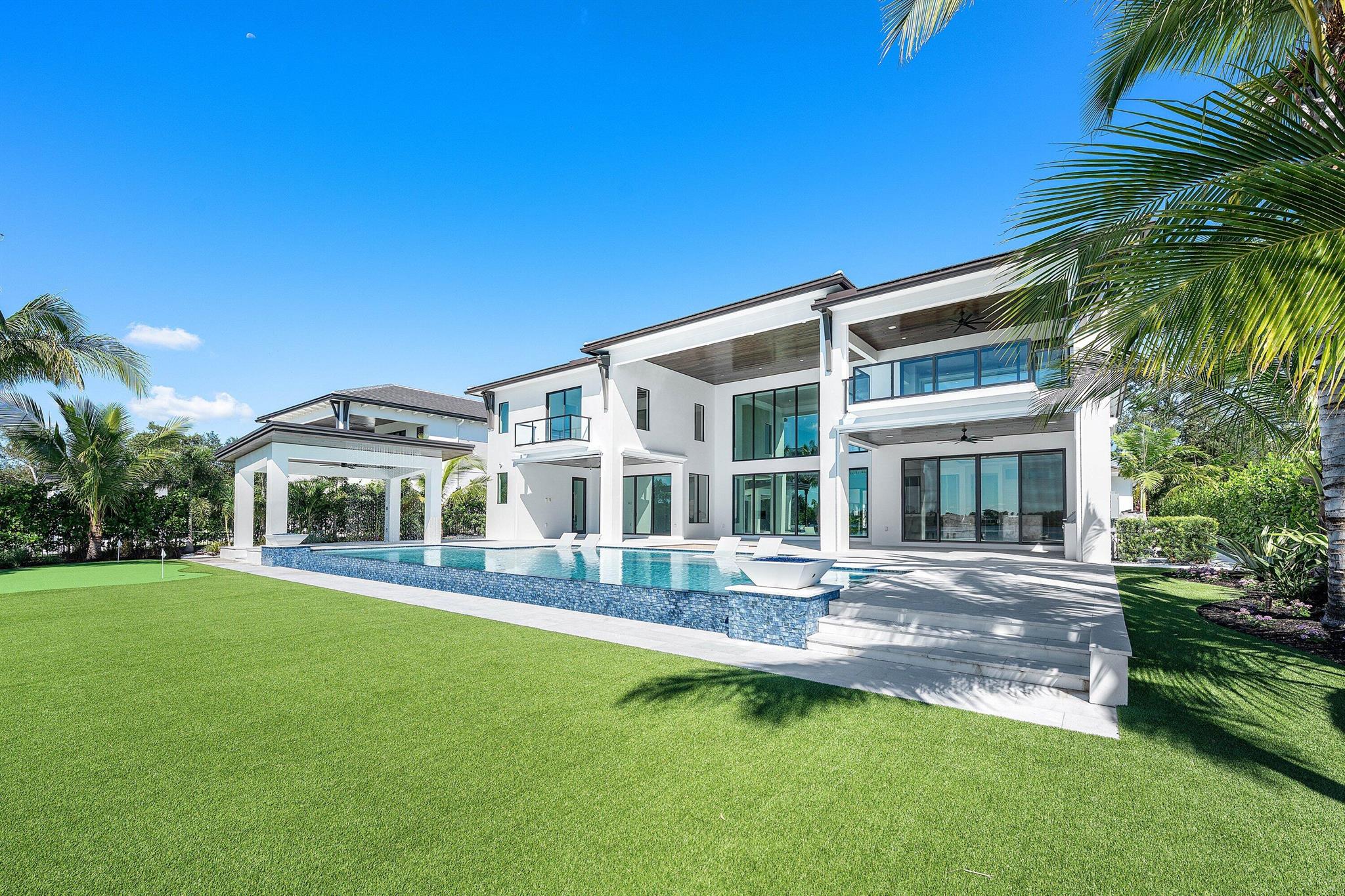 RIVERSIDE ON THE LOXAHATC - Residential