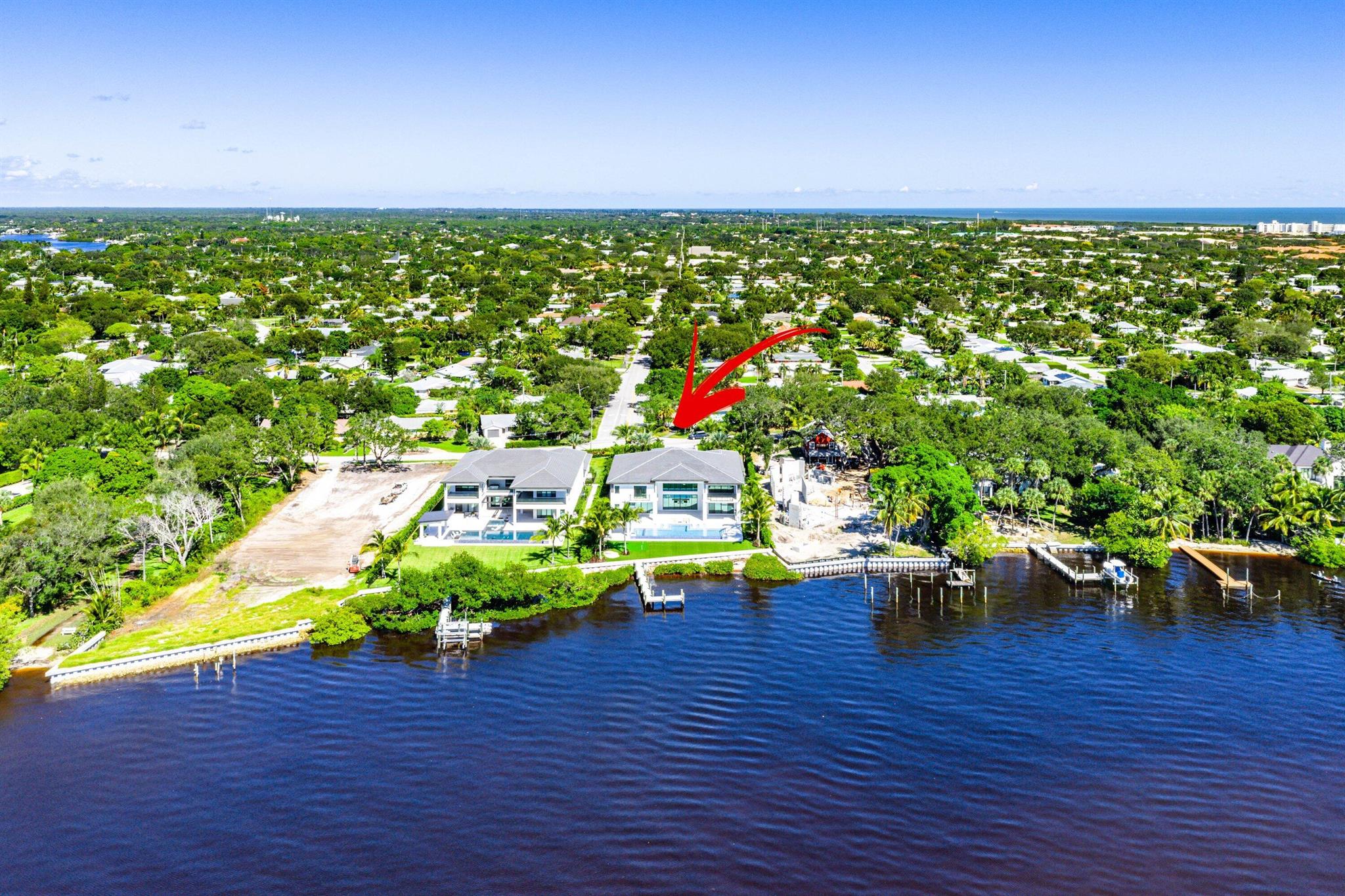 RIVERSIDE ON THE LOXAHATC - Residential