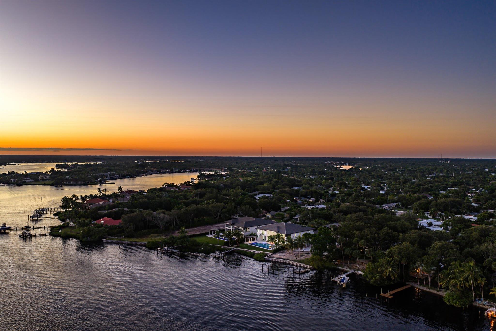 RIVERSIDE ON THE LOXAHATC - Residential