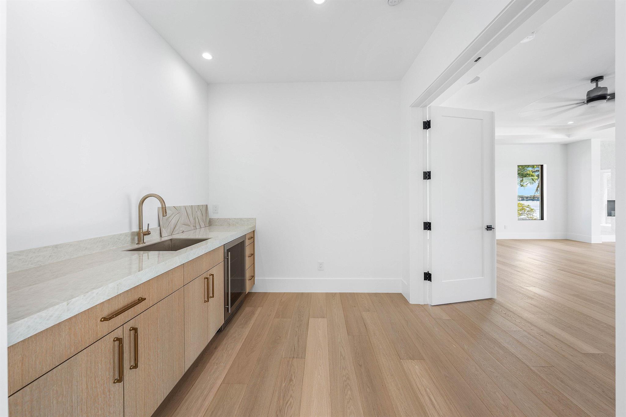 RIVERSIDE ON THE LOXAHATC - Residential